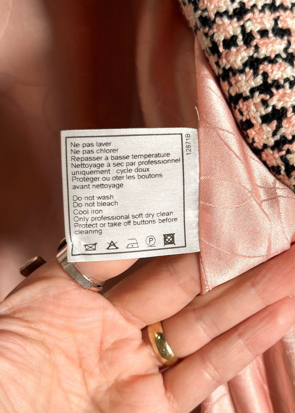 Chanel Chanel Vintage SS02 Black Pink Tweed Floral Accent Jacket Size S / US 4 / IT 40 - 15 Thumbnail