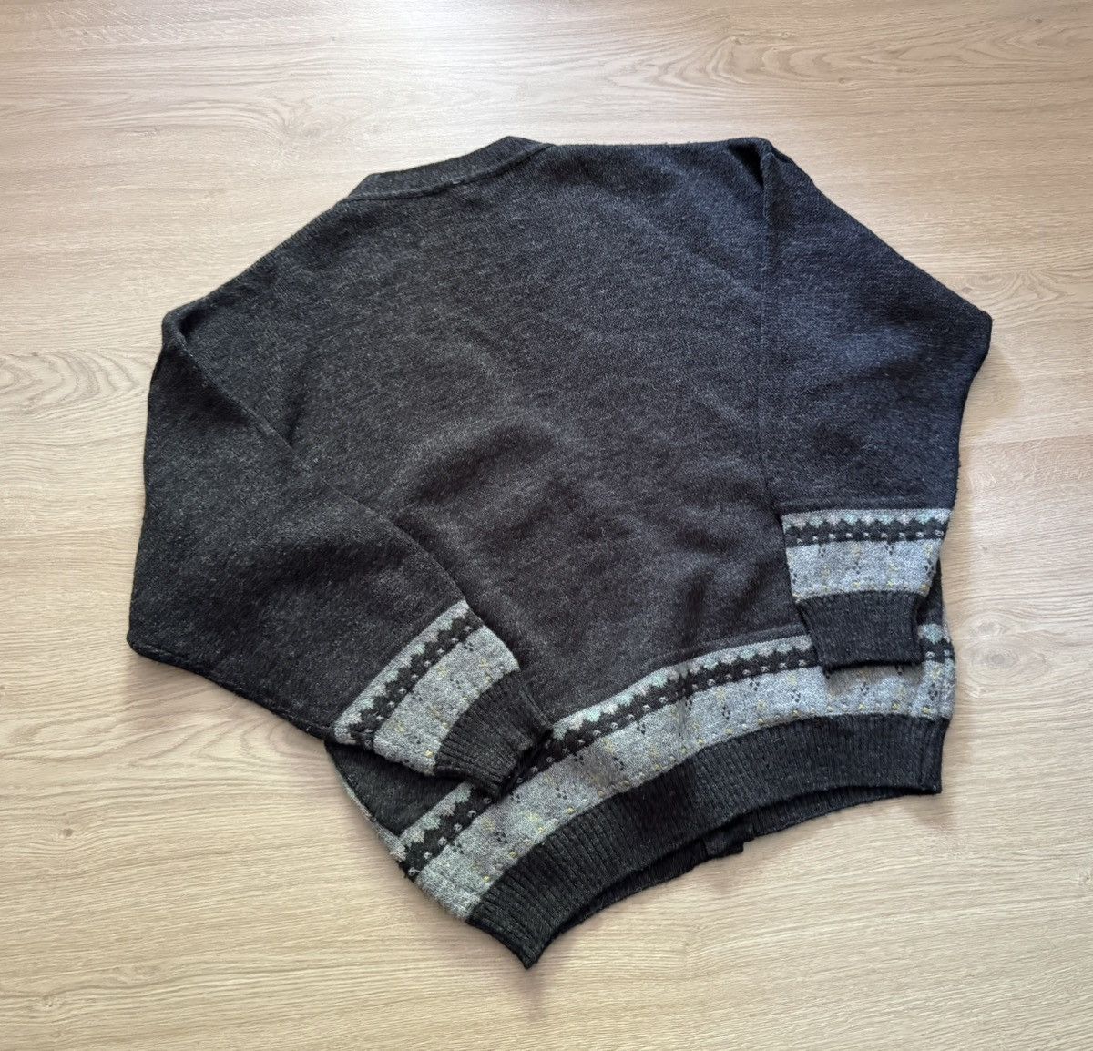 Vintage Vintage 90’s Italian Designer Wool Sweater Cardigan Size US XL / EU 56 / 4 - 4 Thumbnail