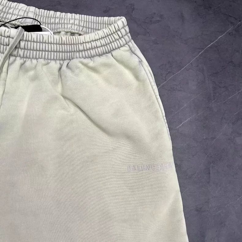 Balenciaga Balenciaga size XS Make old beige embroidered LOGO shorts Size US 27 - 5 Thumbnail