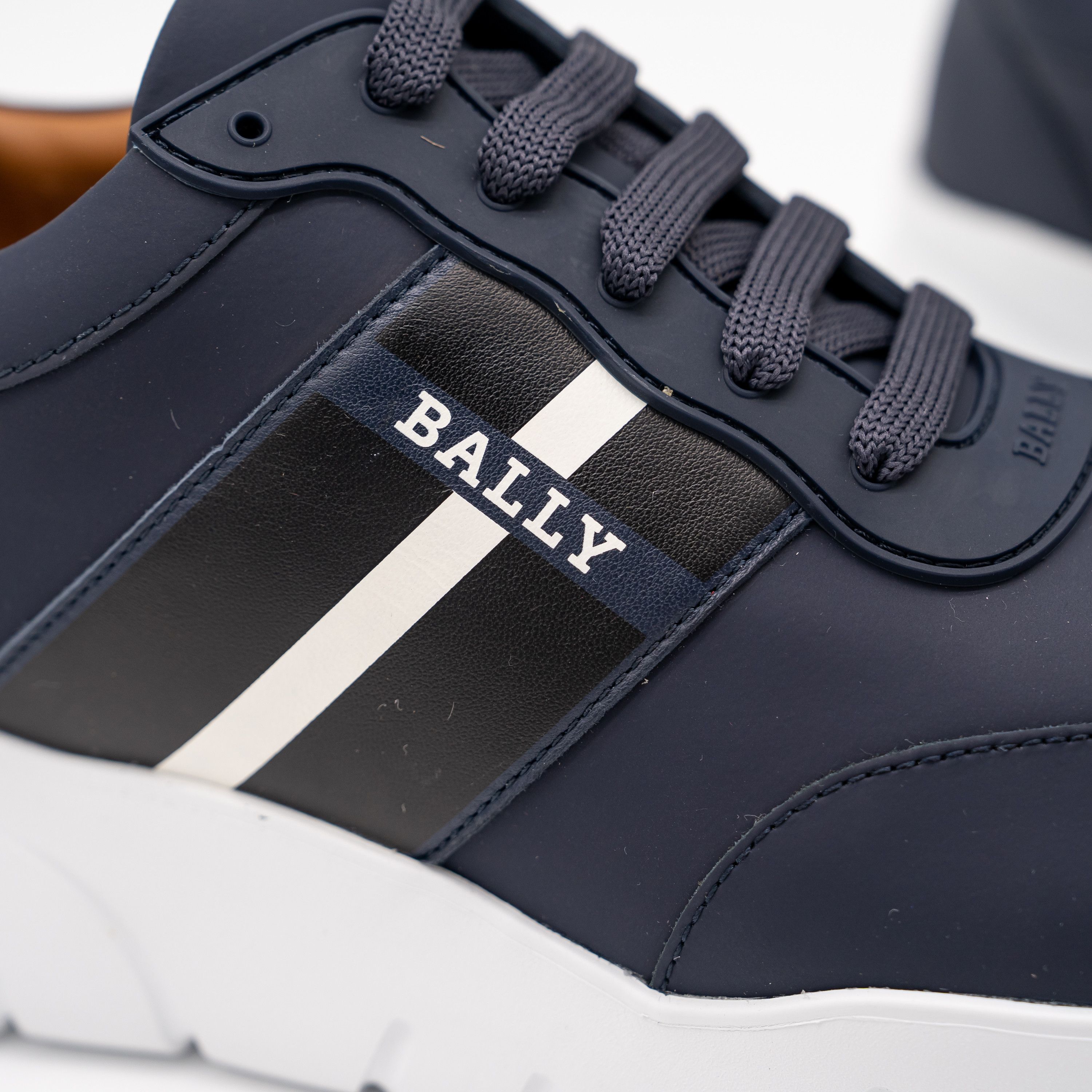 Bally 12 Bally Bronnye Blue Navy Sneakers Leather White Size US 12 / EU 45 - 9 Thumbnail