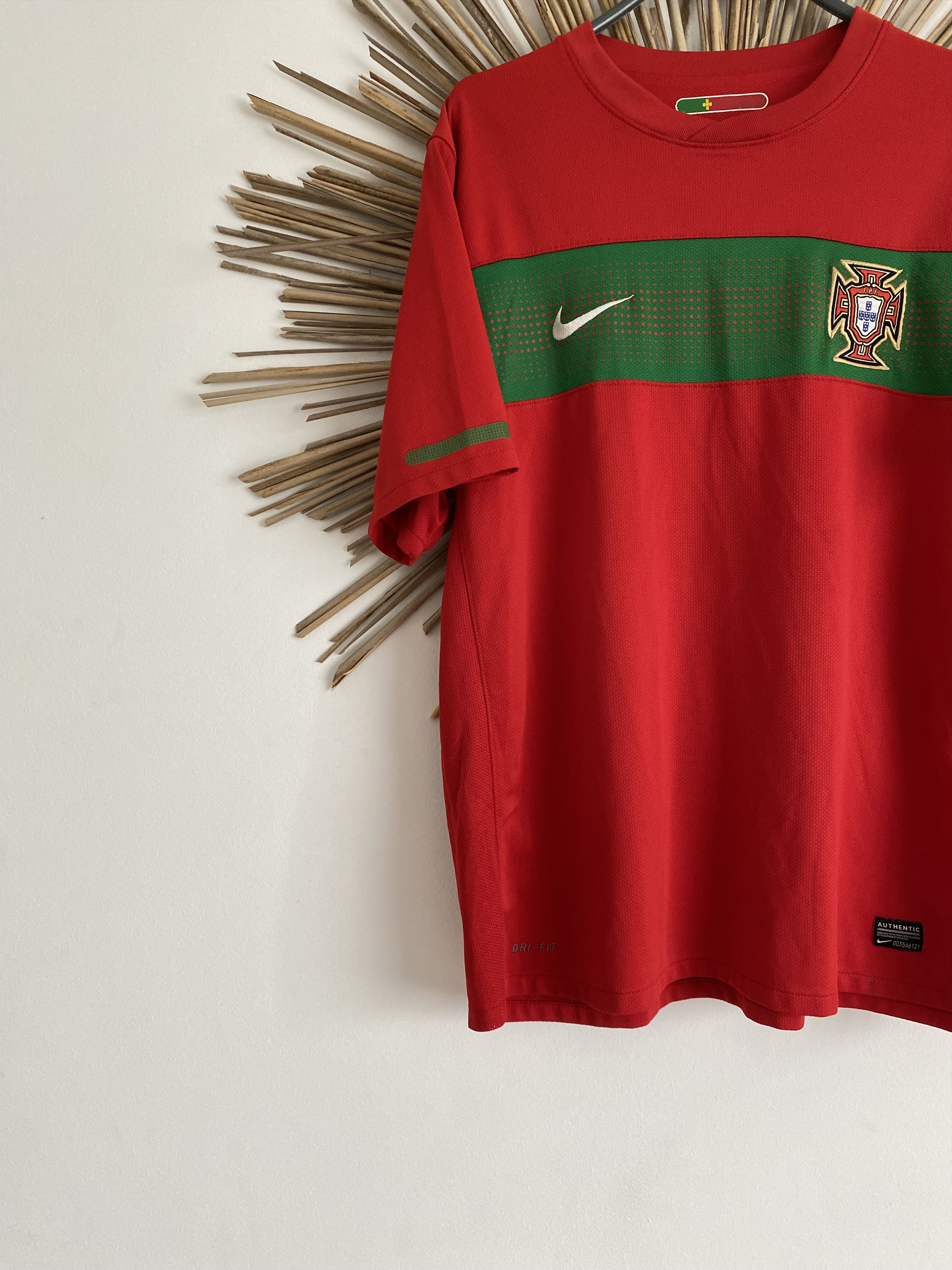 Nike Portugal 2010 2011 nike home football soccer jersey Size US XL / EU 56 / 4 - 3 Thumbnail