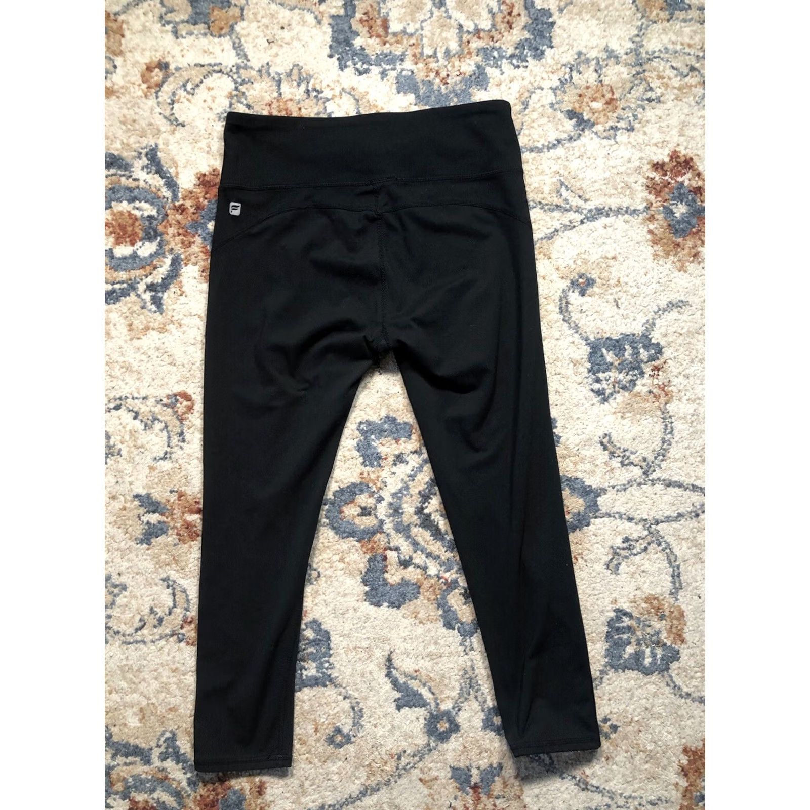 Fabletics VINTAGE Fabletics Women's Athletic Leggings Black Mid Rise Cropped Length XS Footwear? Size 26" / US 2 / IT 38 - 4 Thumbnail