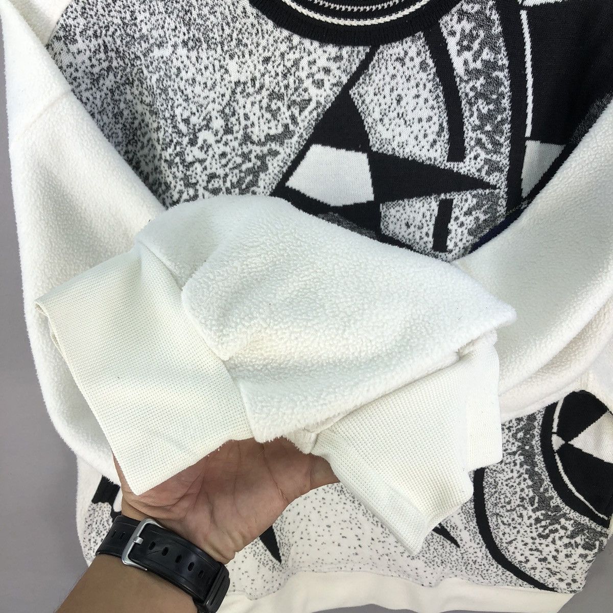 Japanese Brand Vintage 2000s Magic Son Black Monotone Sweater Size US L / EU 52-54 / 3 - 11 Thumbnail