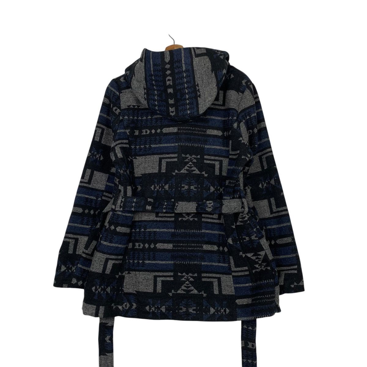 Japanese Brand Japanese Brand Charlotte Russe Aztech Hooded Jacket Size L / US 10 / IT 46 - 7 Thumbnail