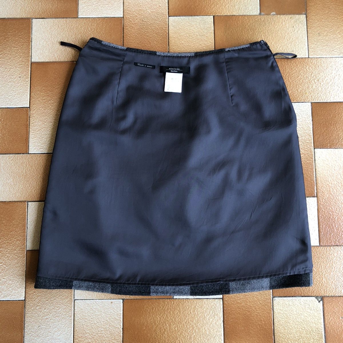 Weekend Max Mara MAX MARA wool mini skirt Size 30" / US 8 / IT 44 - 3 Thumbnail