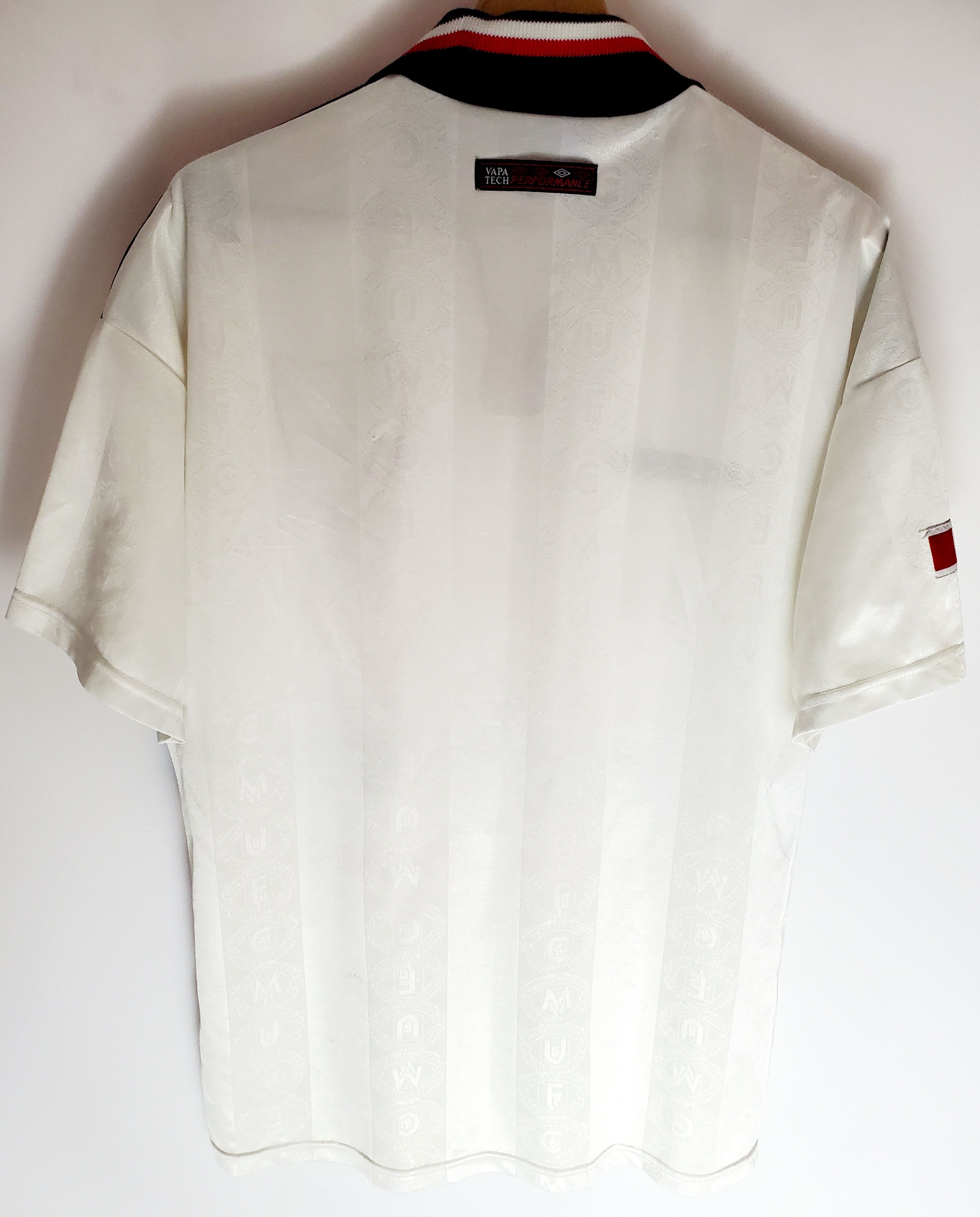 Umbro 1997-99 Manchester United Umbro Away Jersey perfect conditio Size US L / EU 52-54 / 3 - 8 Thumbnail