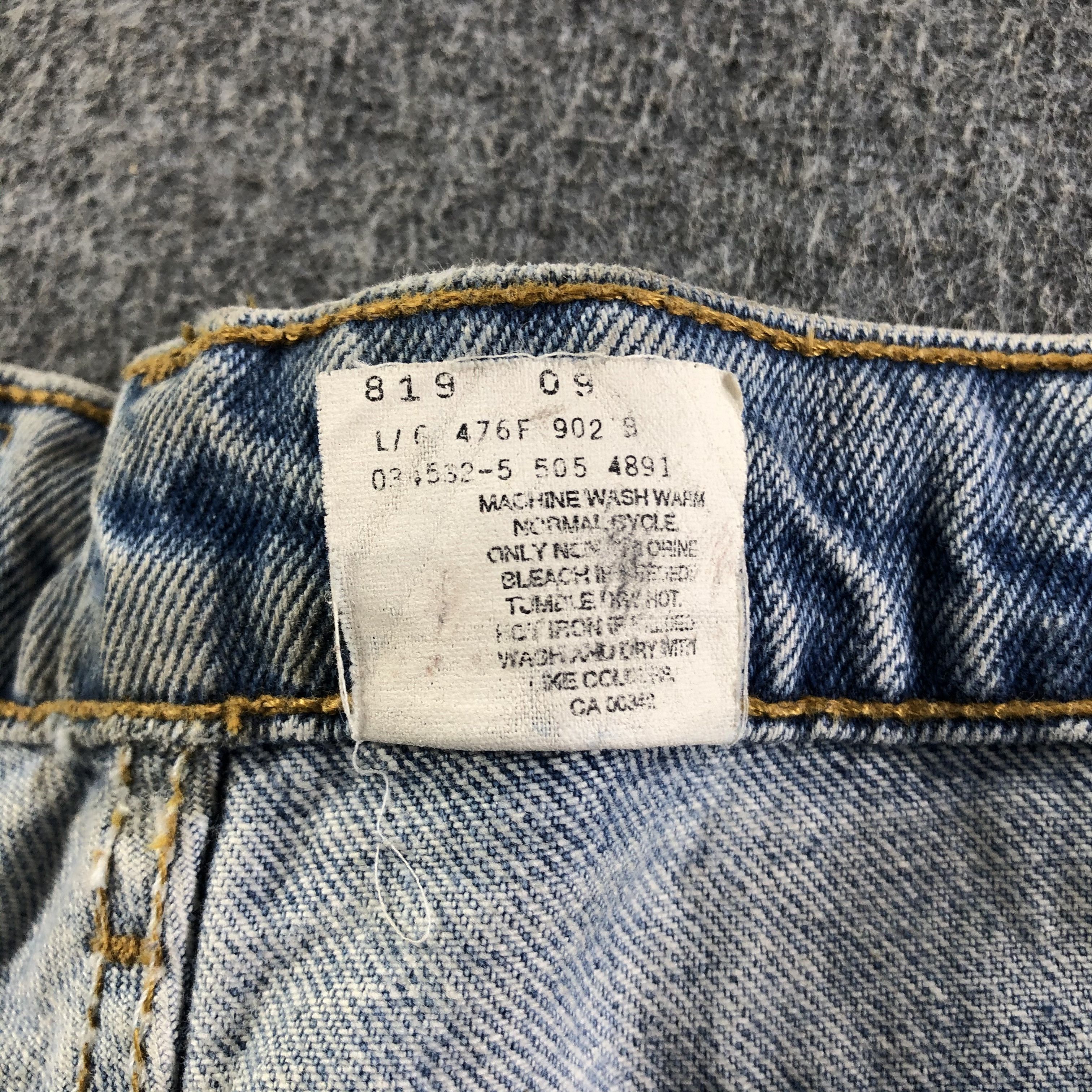 Levi's Vintage 90s Blue Wash Levis 505 Jeans-J3233 Size US 34 / EU 50 - 12 Thumbnail