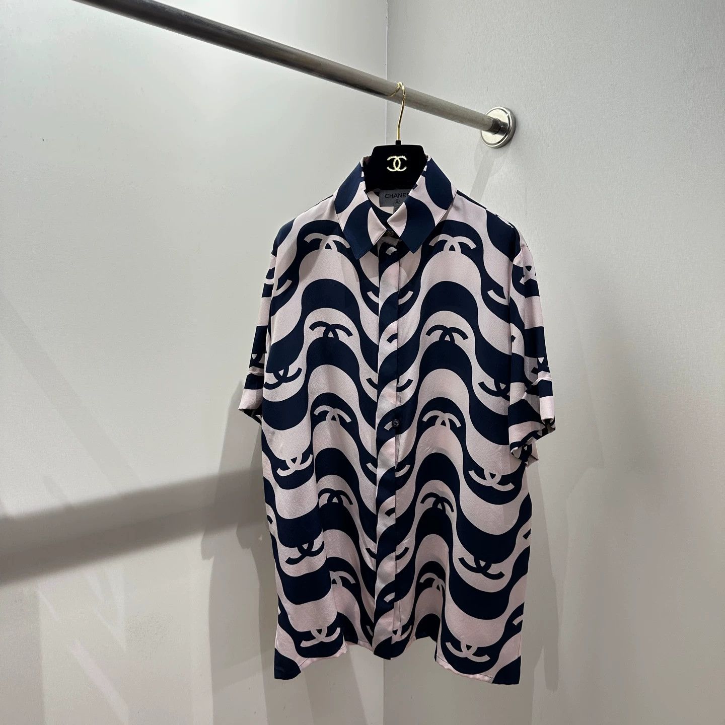 Chanel Chanel Apr227 Wave Logo Silk Shirt 38 Size S / US 4 / IT 40 - 1 Thumbnail