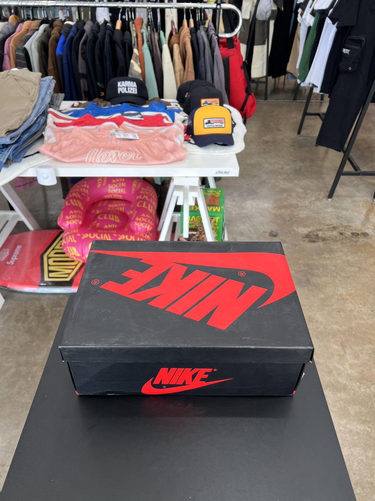 Jordan Brand Jordan 1 Royal sz. 7Y Size US 7 / EU 40 - 15 Thumbnail
