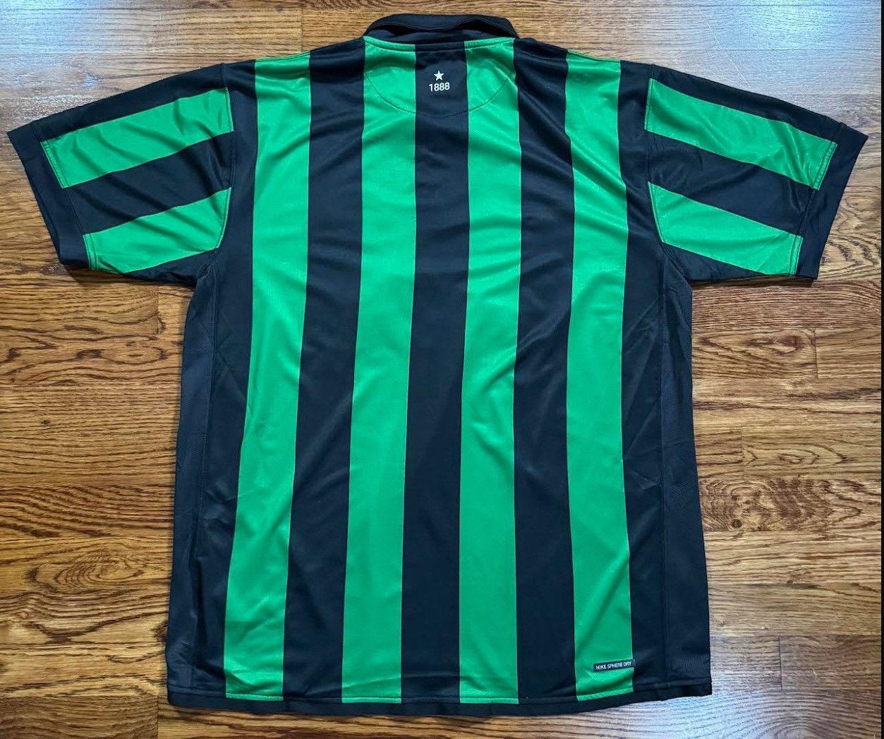 Nike Vintage Nike The Celtic Football Club Carling Jersey Size XL Size US XL / EU 56 / 4 - 2 Thumbnail