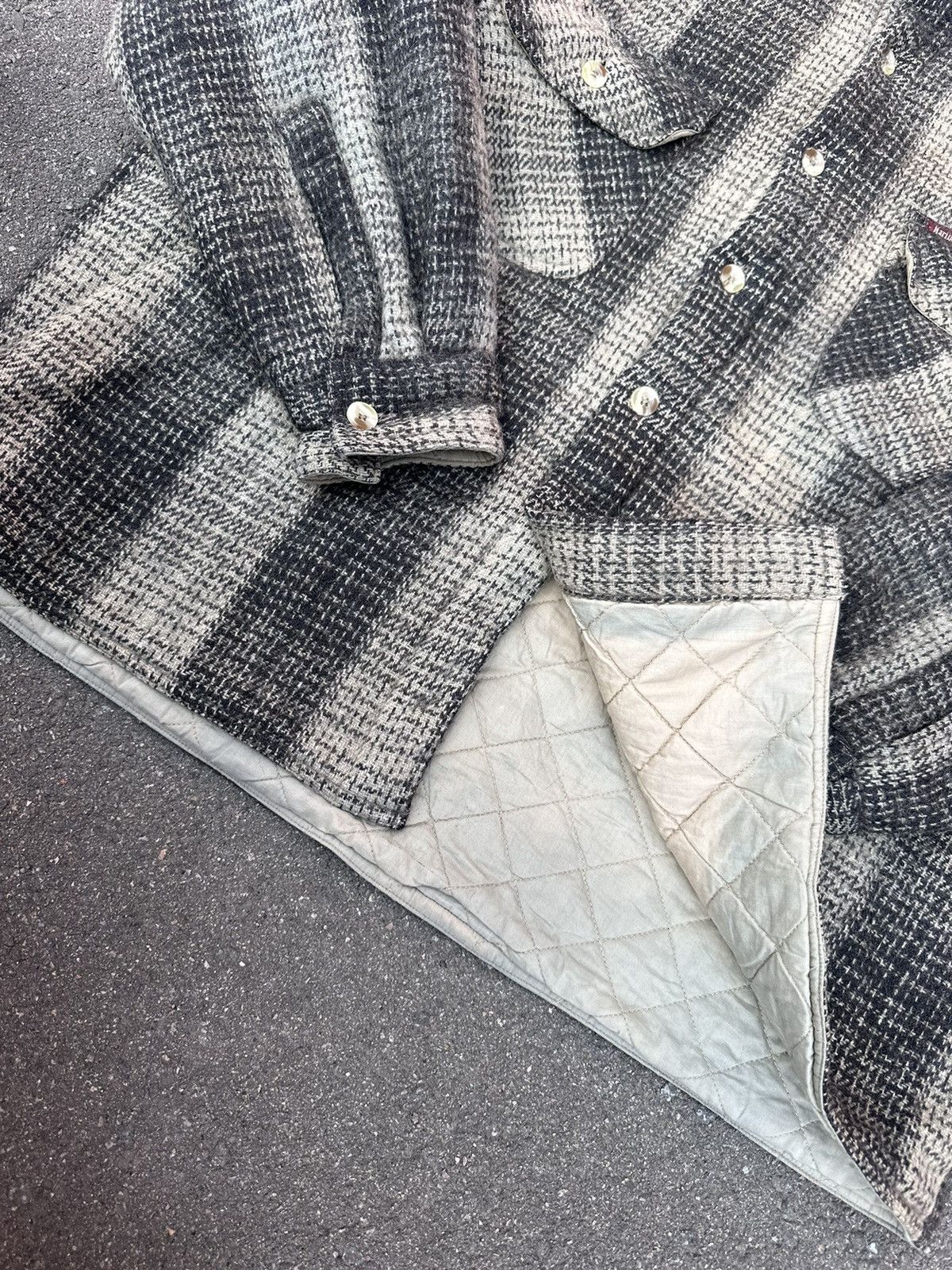 Vintage Vintage Marlboro plaid jacket shirt USA Y2K workwear rare L Size US L / EU 52-54 / 3 - 6 Thumbnail