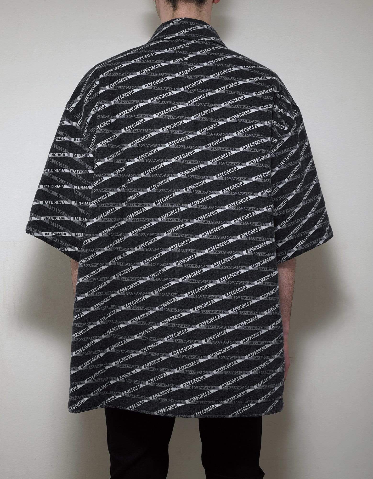 Balenciaga Balenciaga All-Over Logo Print Padded Shirt - SS19 SIZE 48 Size US M / EU 48-50 / 2 - 4 Thumbnail