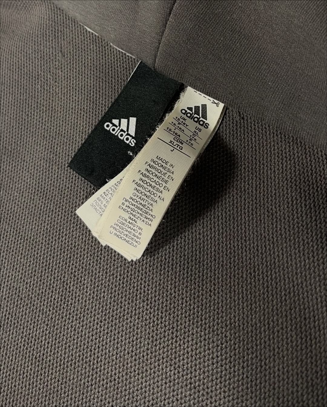 Adidas Adidas Size US XL / EU 56 / 4 - 7 Thumbnail