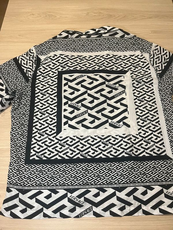 Versace Versace shirt Black and White Size US XL / EU 56 / 4 - 2 Thumbnail