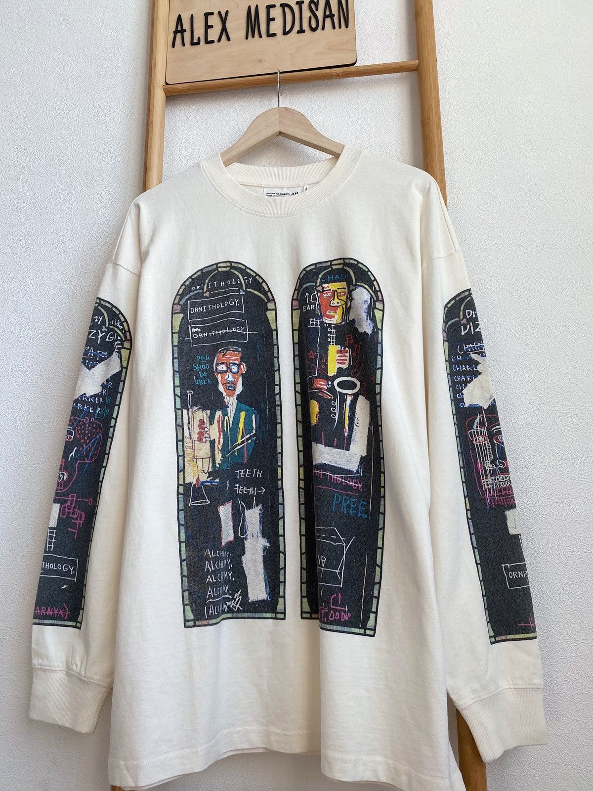 H&M × Jean-Michel Basquiat × Who Decides War WHO DECIDES WAR x BASQUIAT x H&M LONG SLEEVE RELAXED T-SHIRT Size US L / EU 52-54 / 3 - 1 Thumbnail