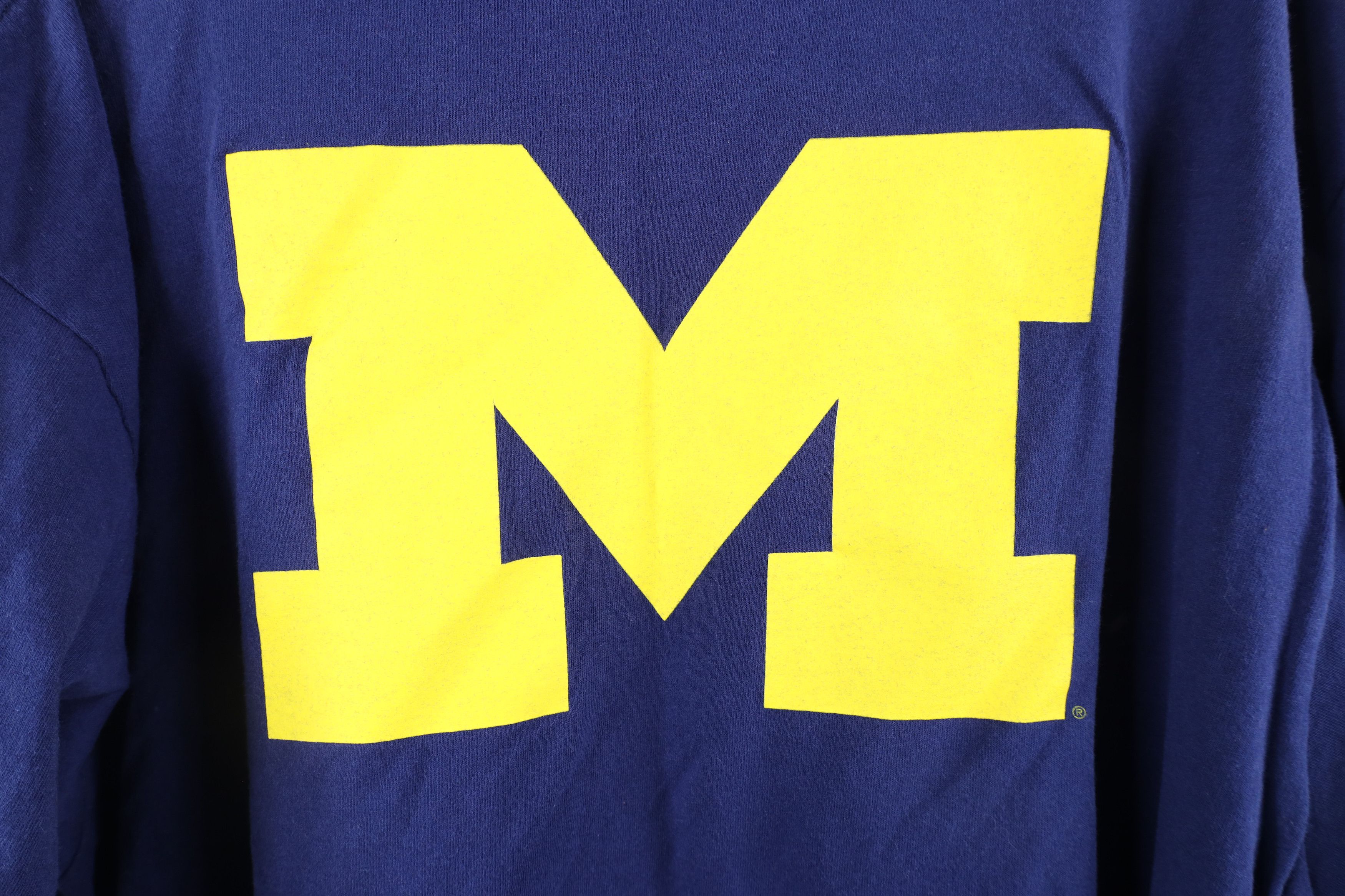 Nike Vintage Nike Swoosh University of Michigan Football T-Shirt Size US L / EU 52-54 / 3 - 6 Thumbnail