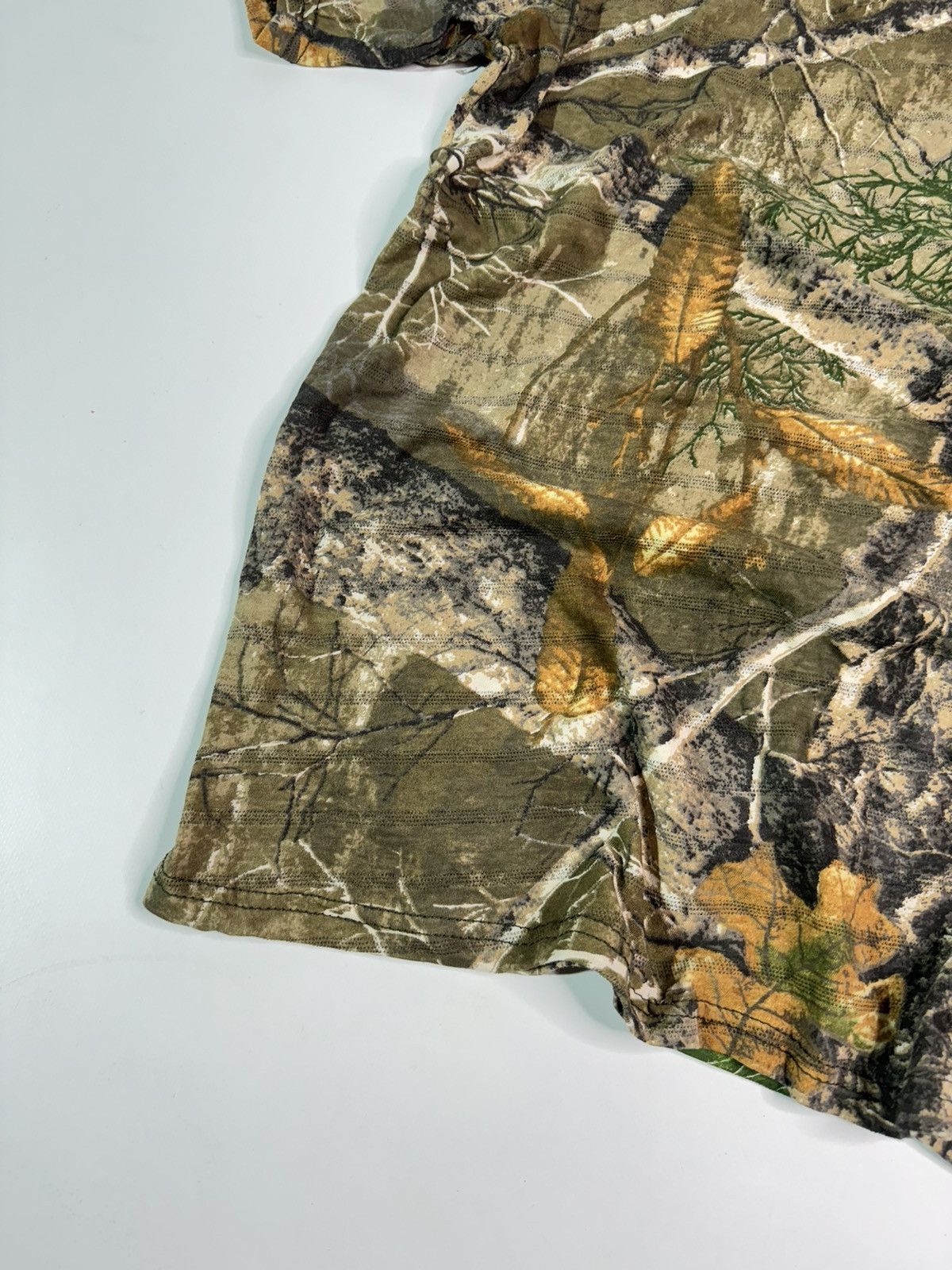 Japanese Brand × Realtree Vintage Realtree tee mossy oaks y2k camo swag drip skater Size US XL / EU 56 / 4 - 3 Thumbnail
