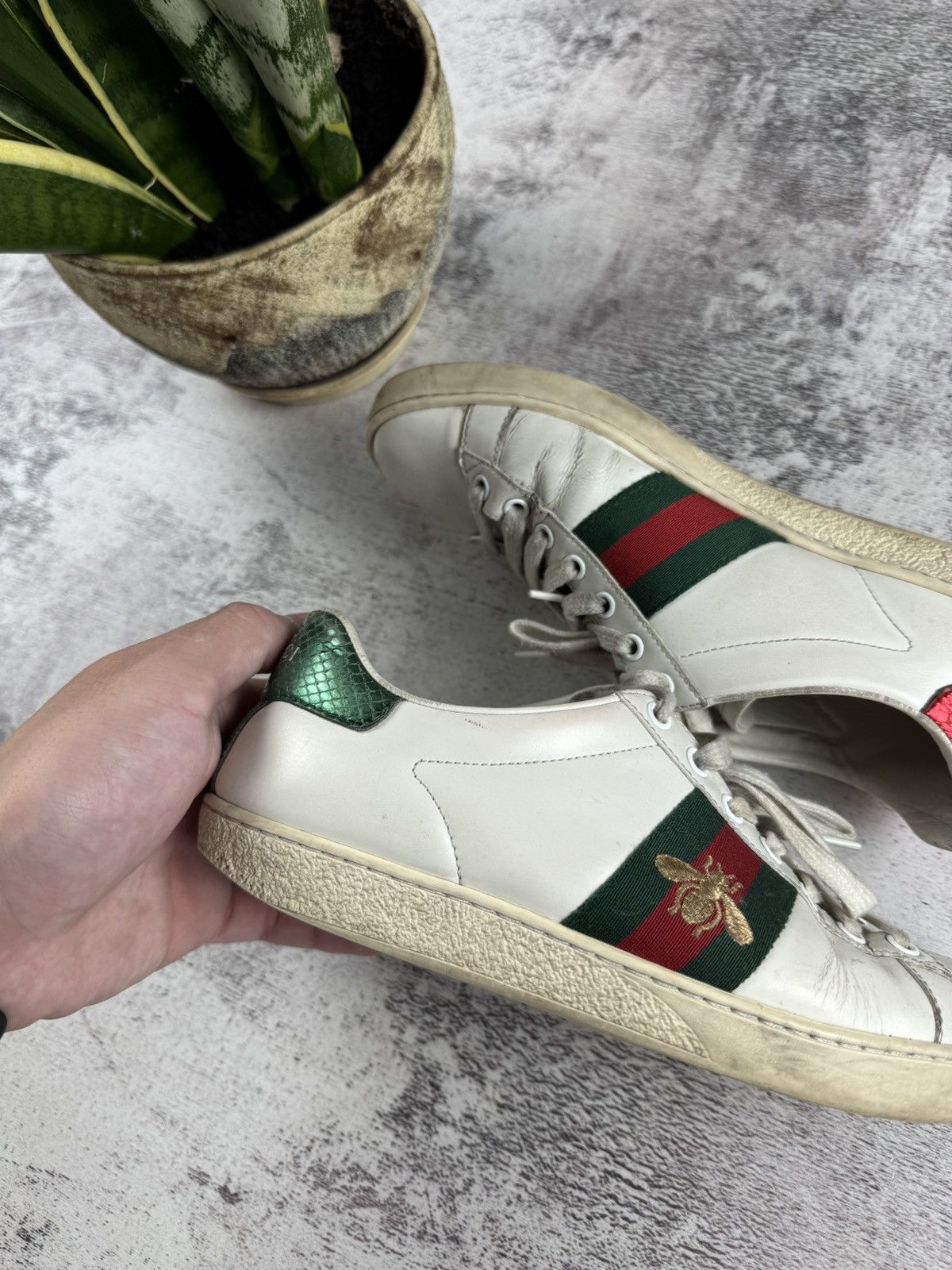 Gucci Gucci Ace Women’s US 7,5 EU 38 White Bee Casual Red Leather Low Shoes Sneakers Size US 7.5 / IT 37.5 - 2 Thumbnail
