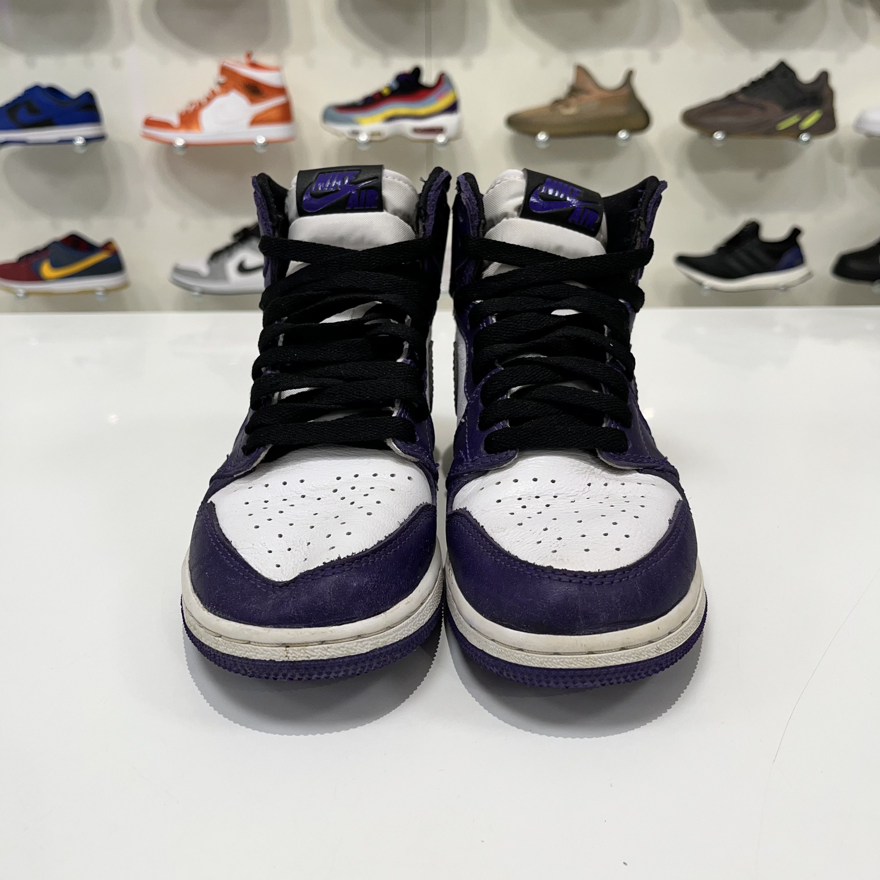 Nike Jordan 1 Retro High Court Purple White (GS) Size US 4 / IT 34 - 9 Thumbnail