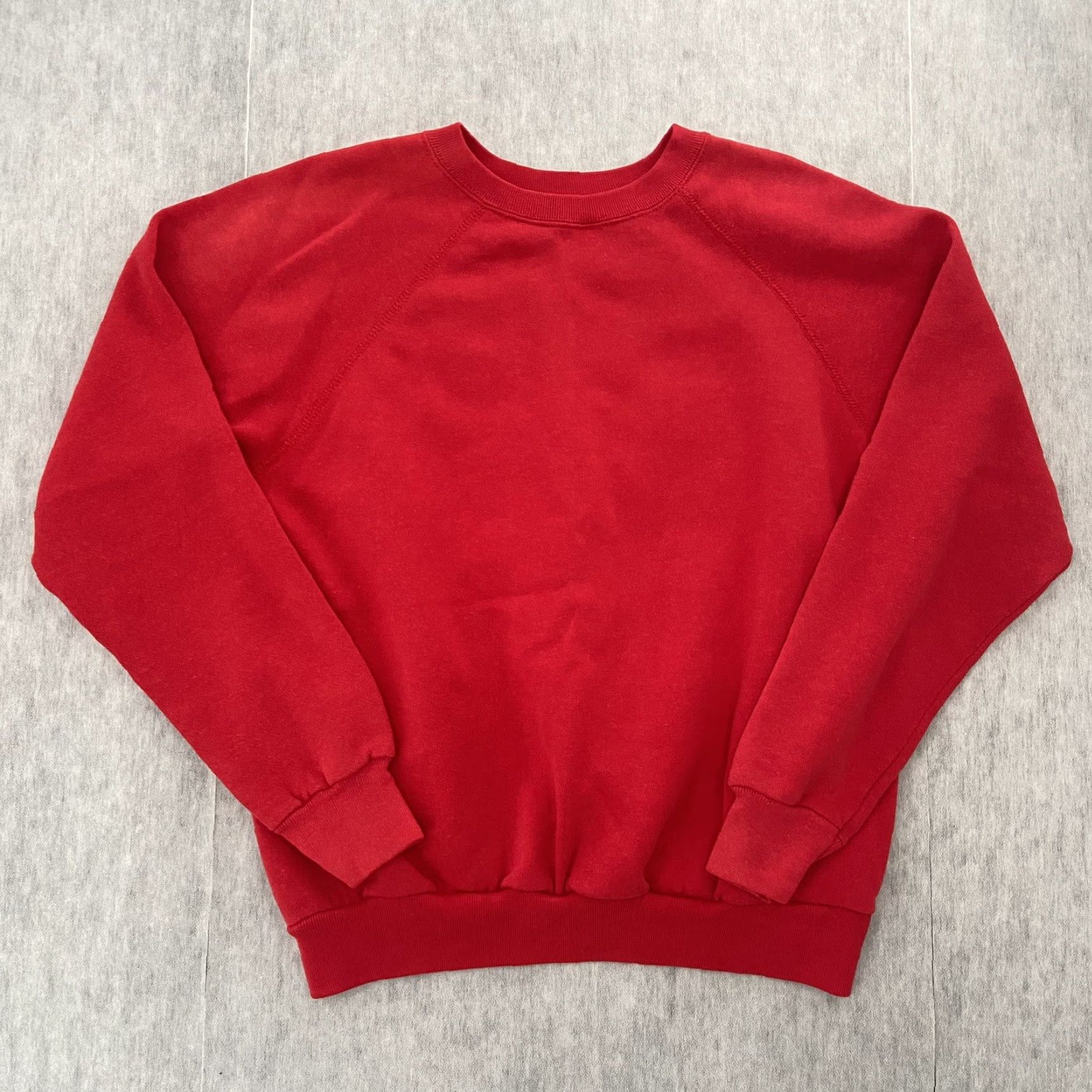 Tultex Vintage Hawaii Sweater Men’s Large Red Fleece Pullover Casual Hawaiian 80s City Beach Logo Size US L / EU 52-54 / 3 - 2 Thumbnail