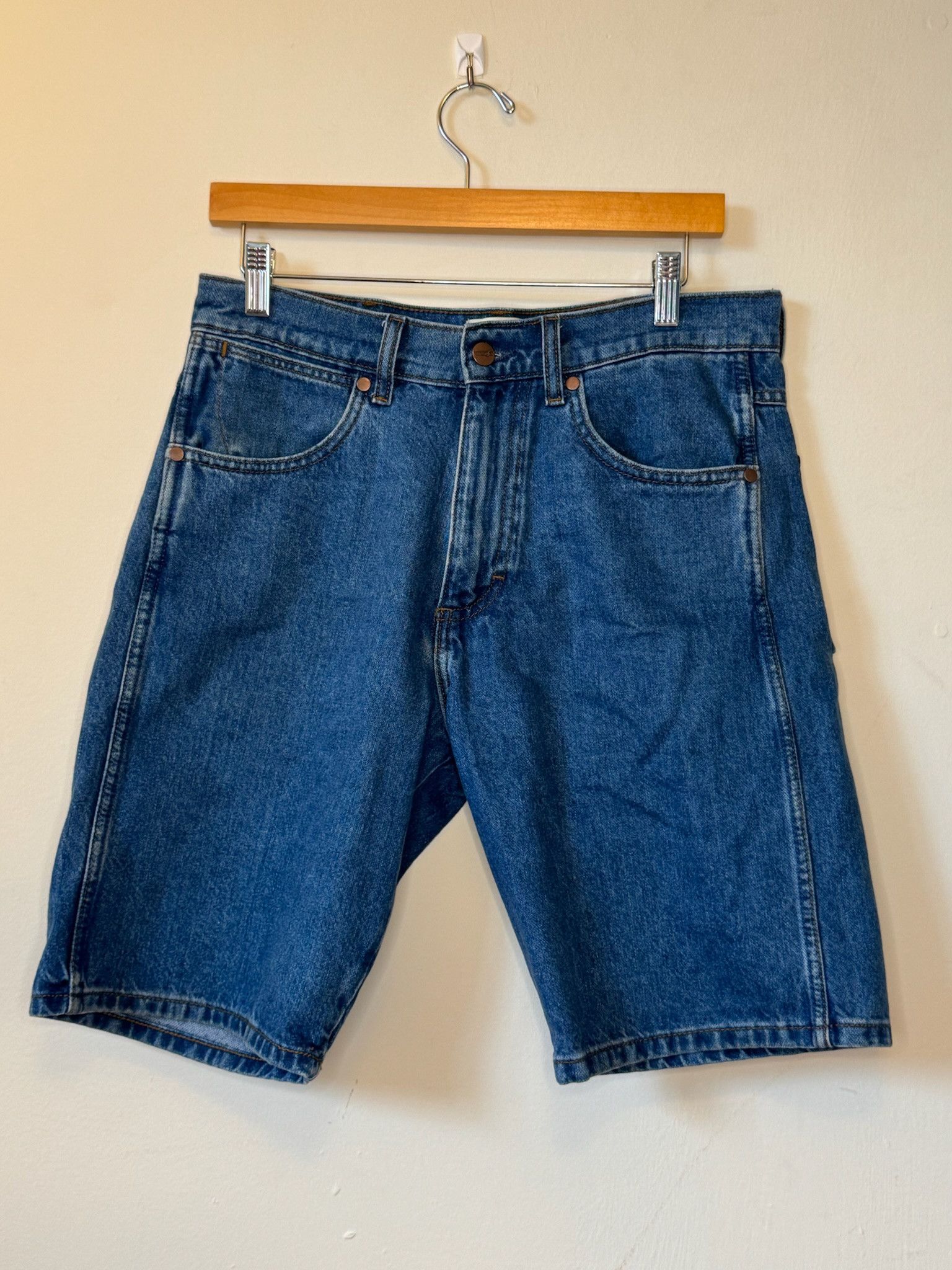 Wrangler Vintage Wrangler Denim Shorts (W32) Size US 32 / EU 48 - 1 Thumbnail