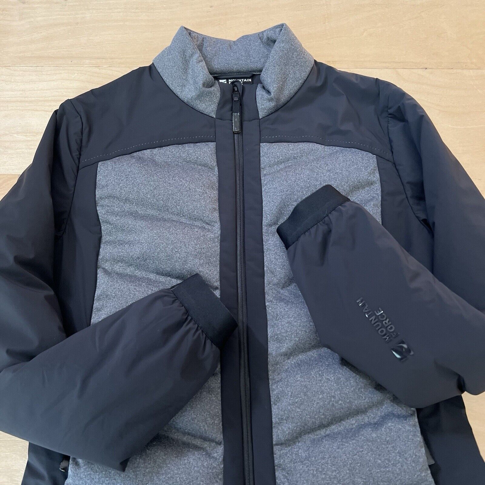 Arc'teryx Mountain Force Puffer Jacket Women's Medium Gray Full Zip Size M / US 6-8 / IT 42-44 - 4 Thumbnail