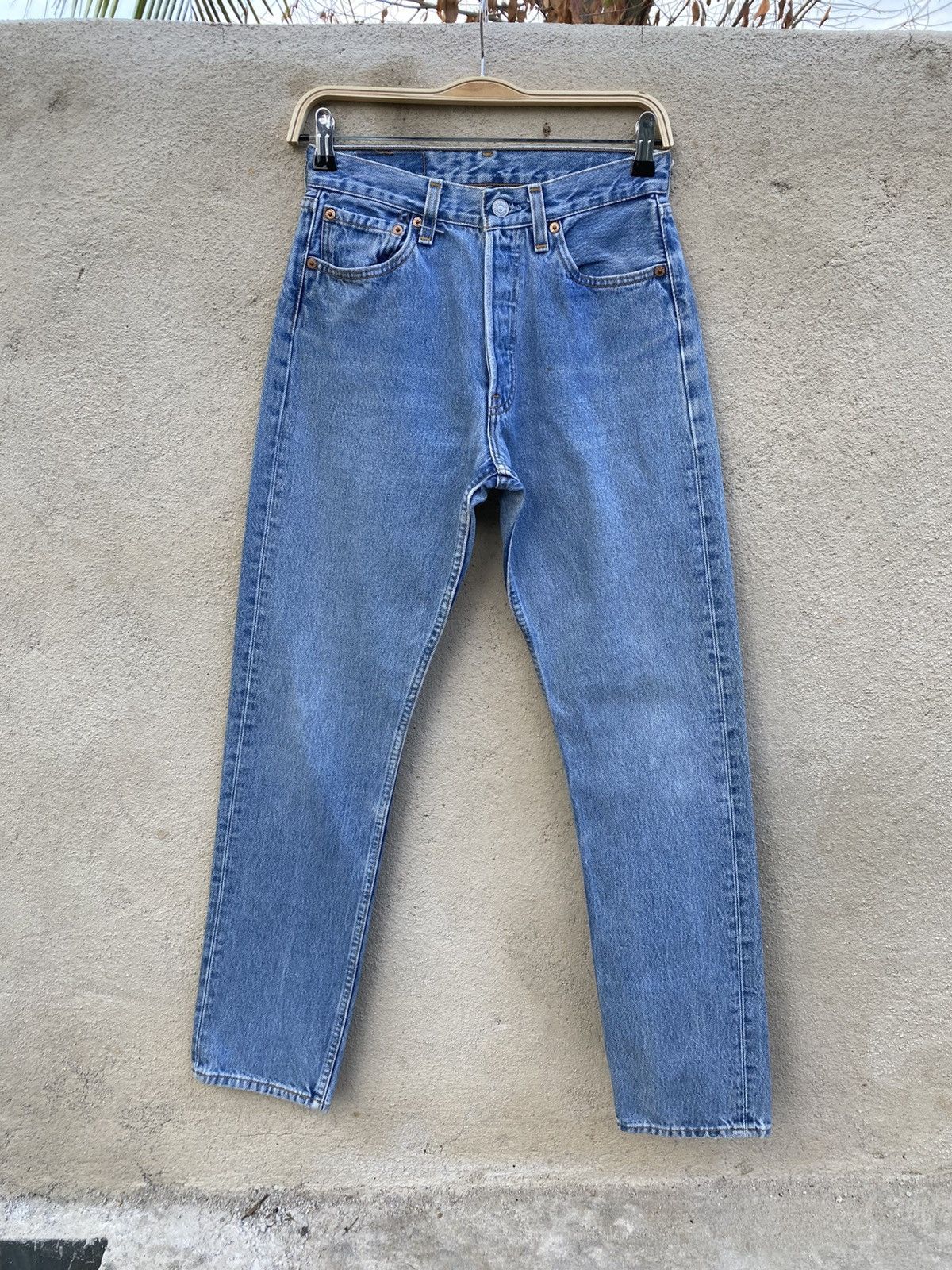Levi's × Levi's Vintage Clothing × Vintage W27x31 vintage levi's 501 made in USA Faded Size US 27 - 1 Thumbnail