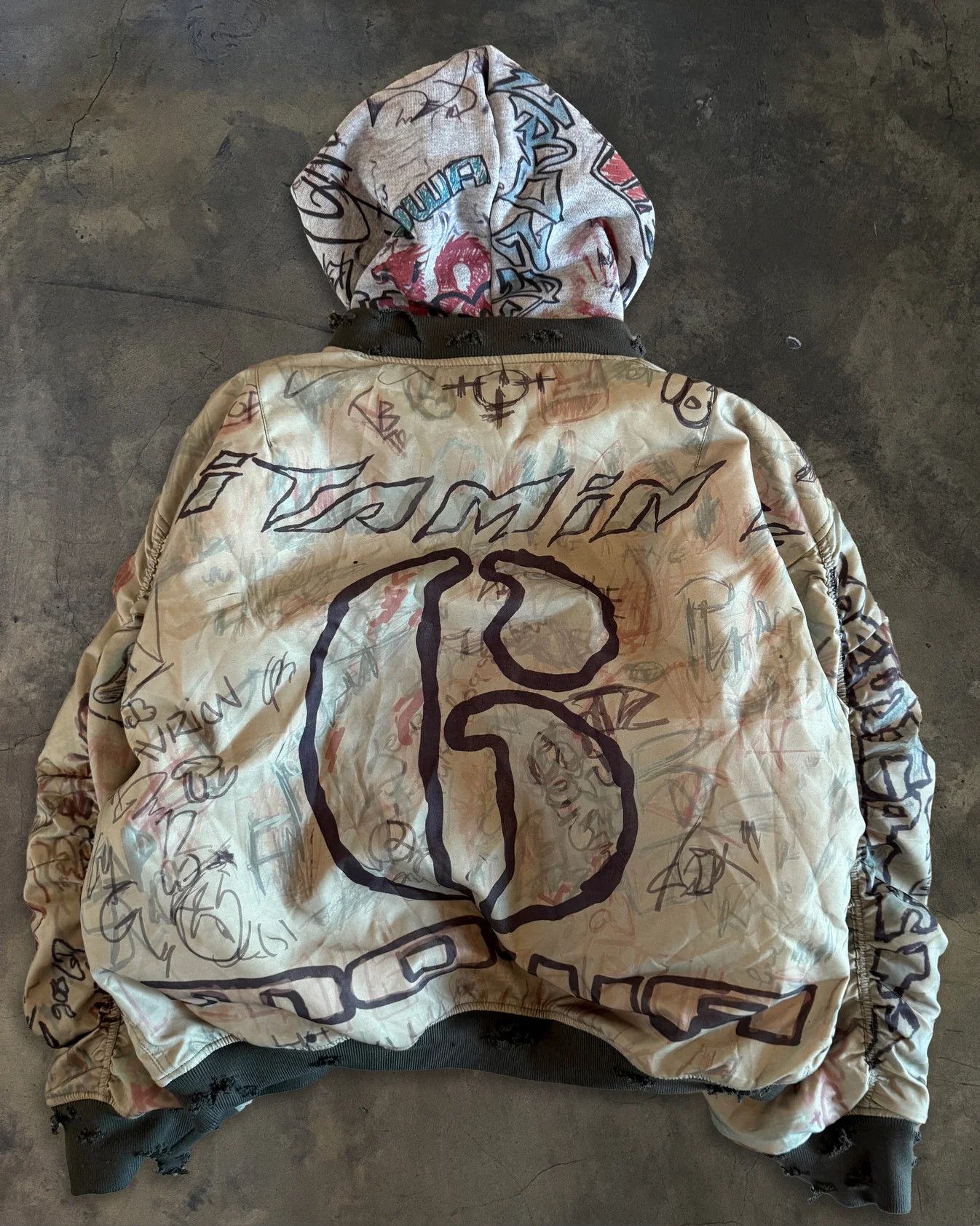 Mowalola MOWALOLA GRAFFITI REVERSIBLE BOMBER L Size US L / EU 52-54 / 3 - 6 Thumbnail