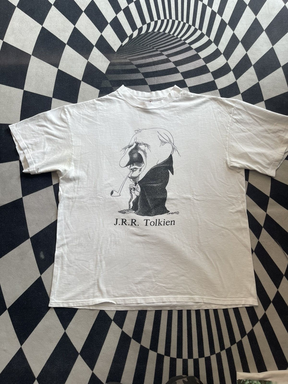 Arts & Science Vintage 1992 J.R.R. Tolkien R. Crumb Art T-Shirt Soffe XL Size US XL / EU 56 / 4 - 1 Thumbnail