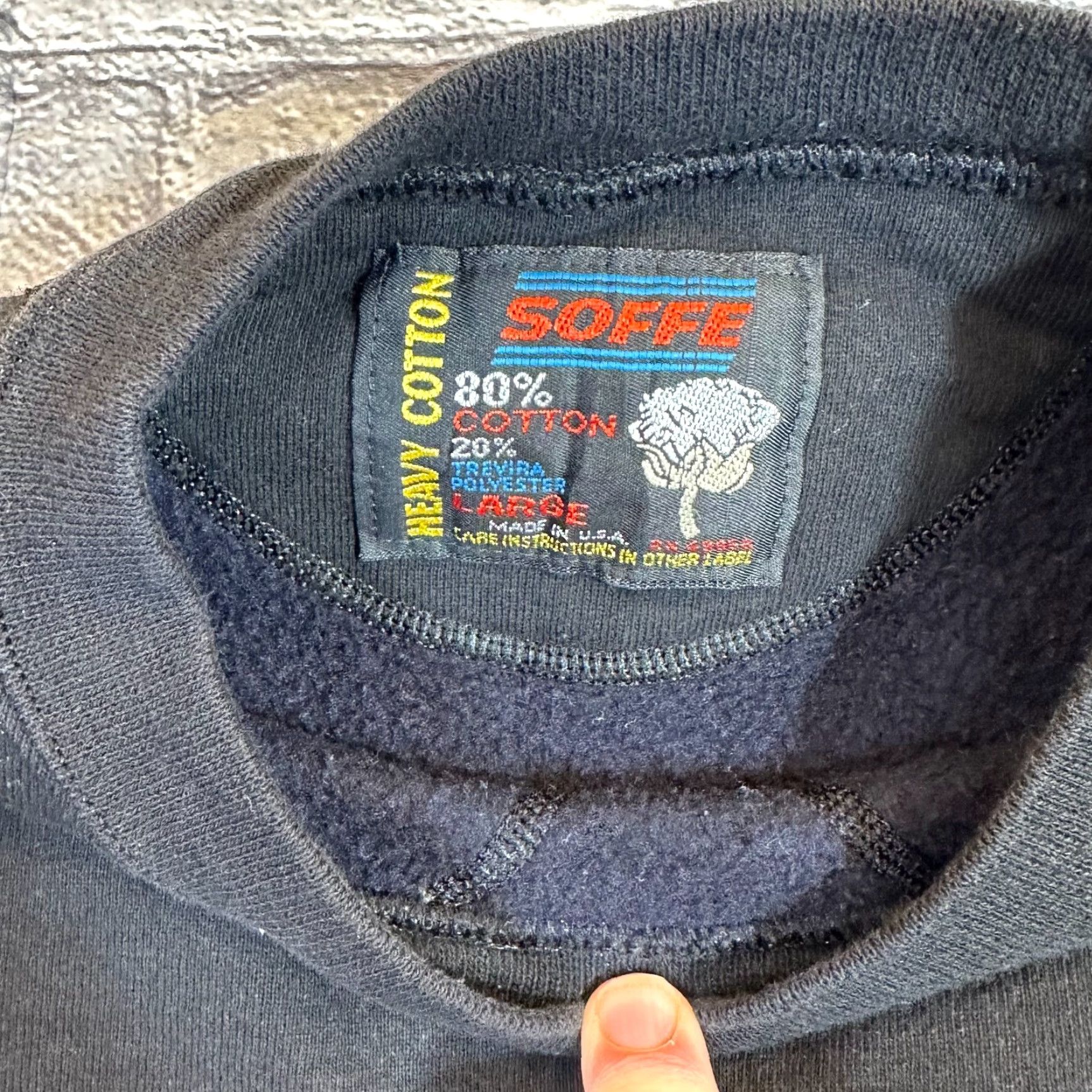 Soffe VINTAGE Soffee Heavy Cotton USA Made Thousand Oaks, CA Y2K Soccer Crewneck Men L Black Graphic Print Sweatshirt Size US L / EU 52-54 / 3 - 4 Thumbnail