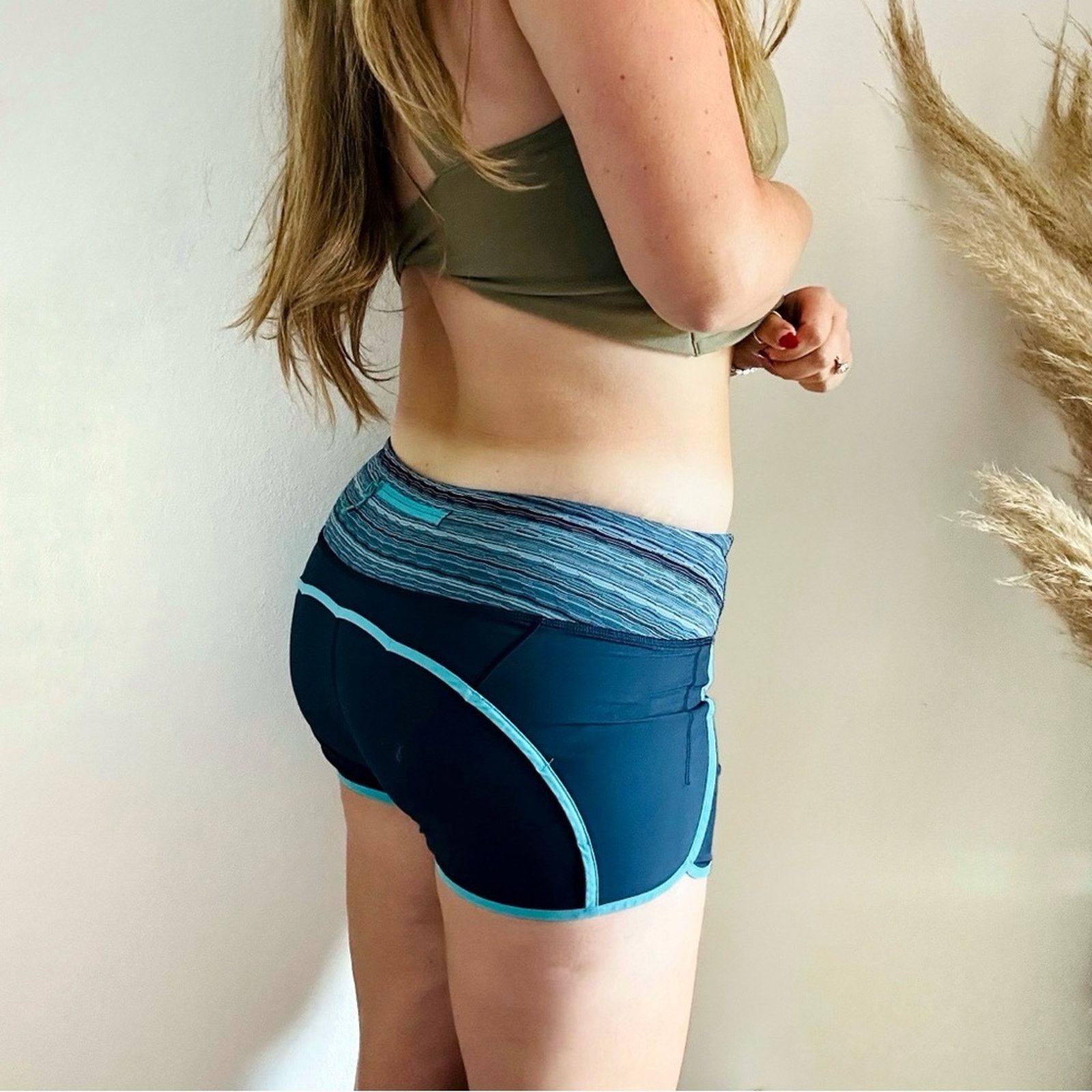 Lululemon LULULEMON Navy Blue Aqua Mini Shorts Zip Workout Active Gym Size 28" / US 6 / IT 42 - 4 Thumbnail