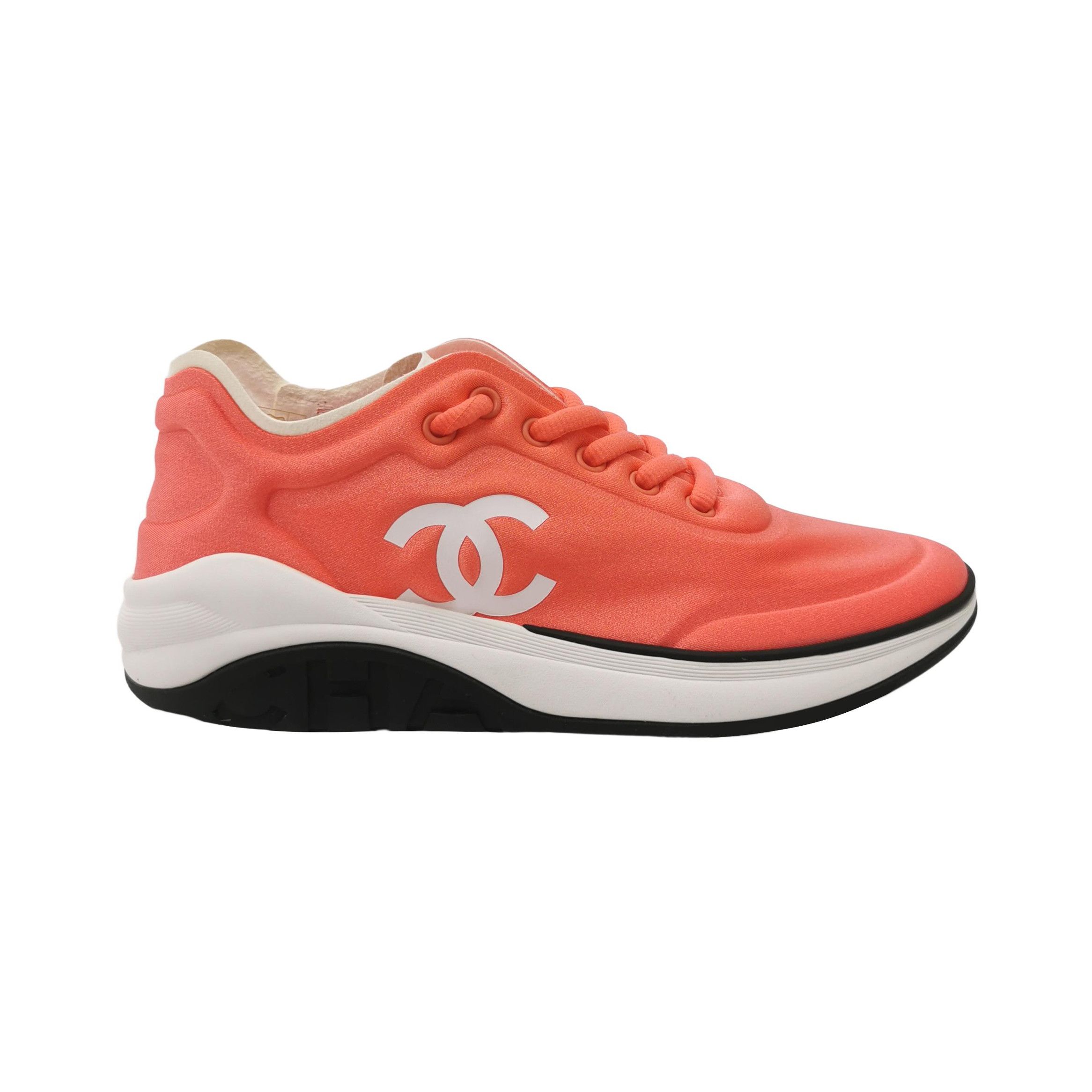 Chanel Chanel Women 6 Lowtop Sneakers Size US 6 / IT 36 - 1 Thumbnail