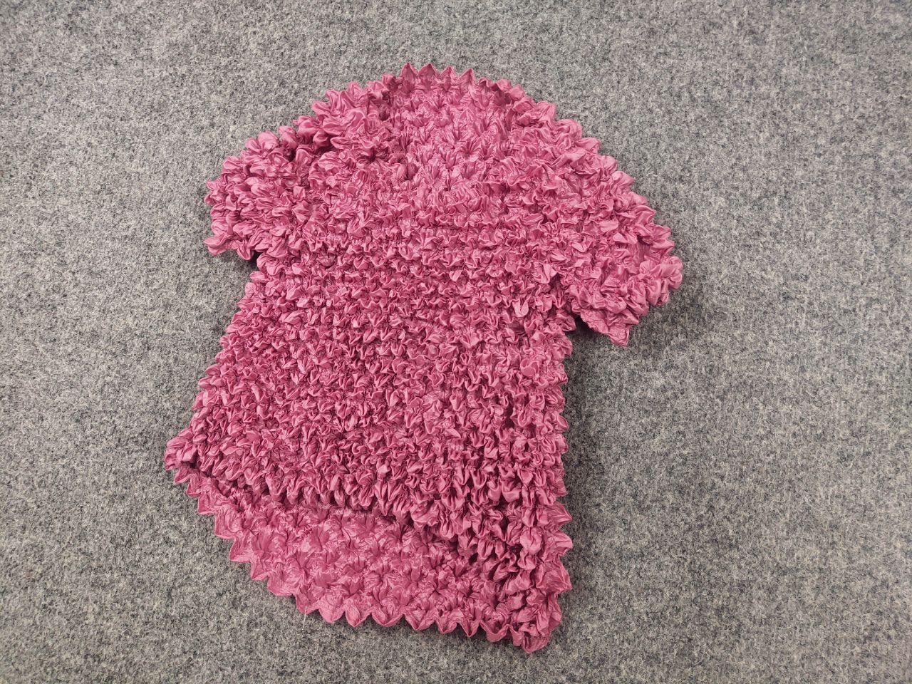 Japanese Brand Vintage Y2K Short Stretchy Top Issey Miyake Pleats Style Size M / US 6-8 / IT 42-44 - 4 Thumbnail