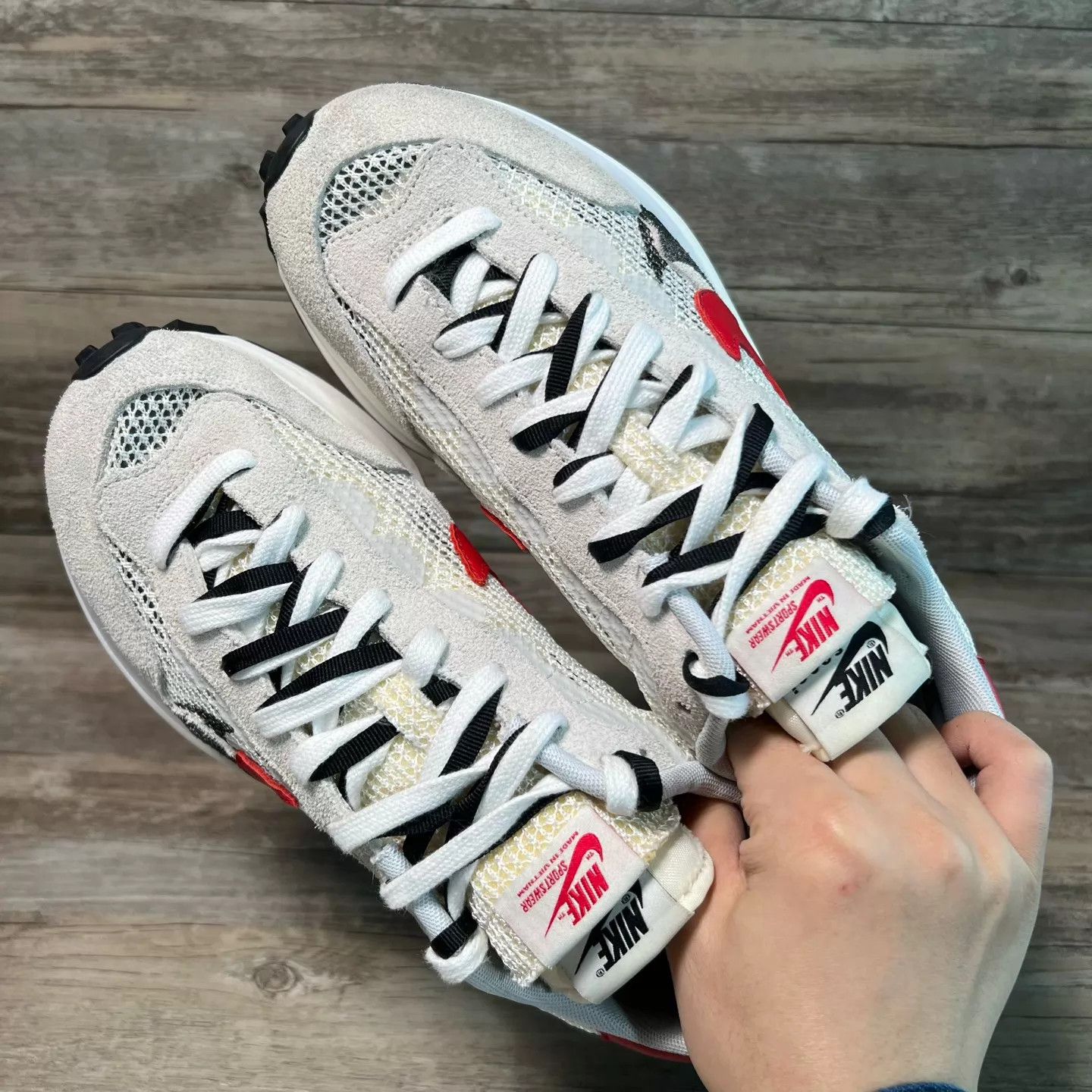Nike Sacai x Nike VaporWaffle White Red 42.5 (Near Mint, OG Box) Size US 9 / EU 42 - 5 Thumbnail