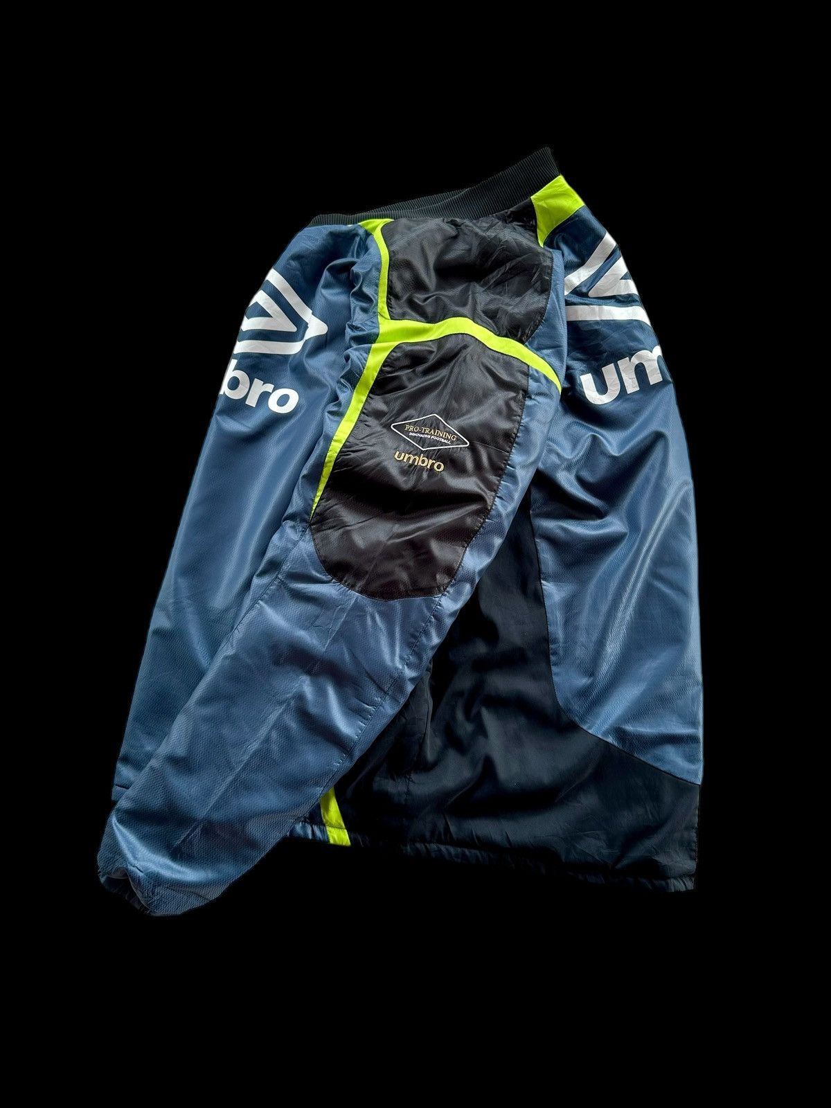 Umbro Umbro Pro Training Innovative Football Size US M / EU 48-50 / 2 - 2 Thumbnail