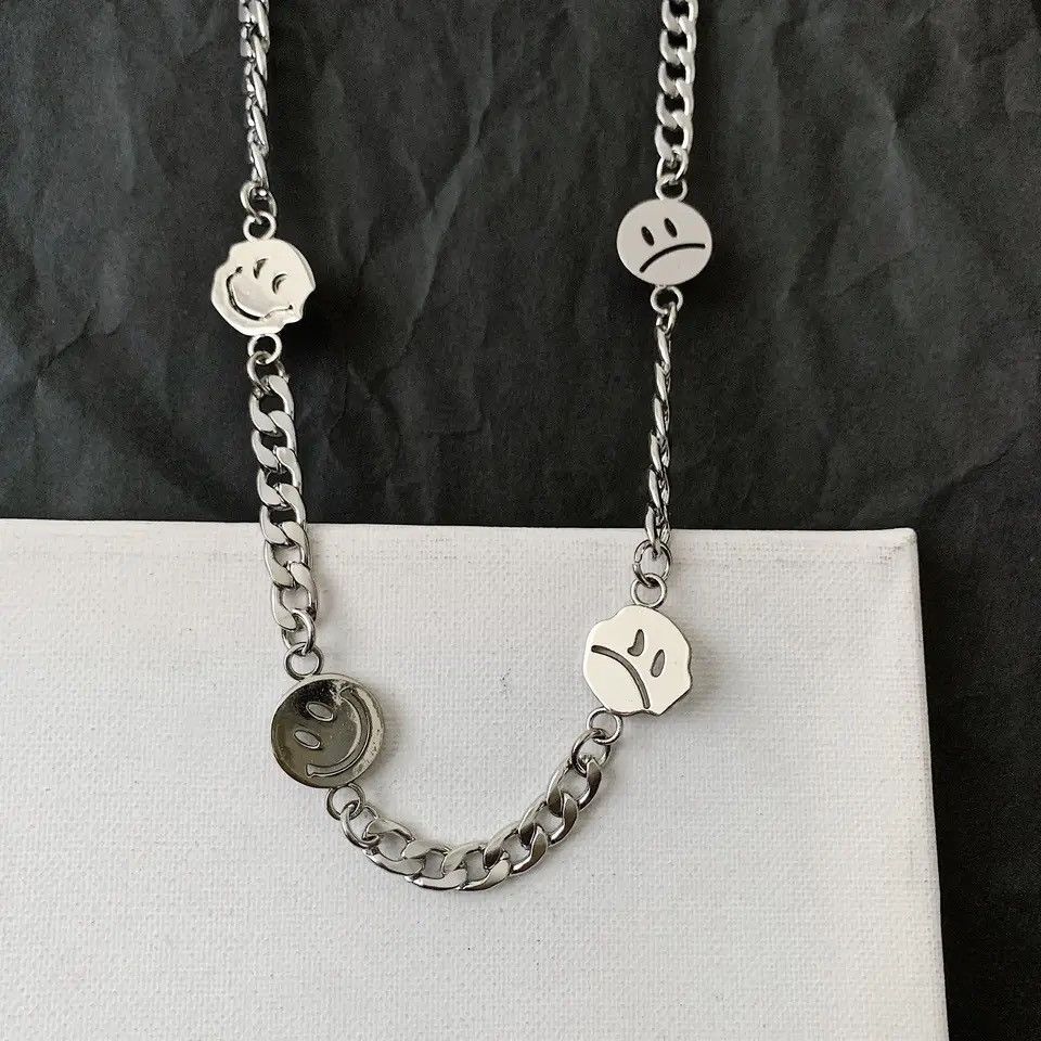 Jewelry Smiley Face Pendant Necklace Chain Size ONE SIZE - 2 Thumbnail