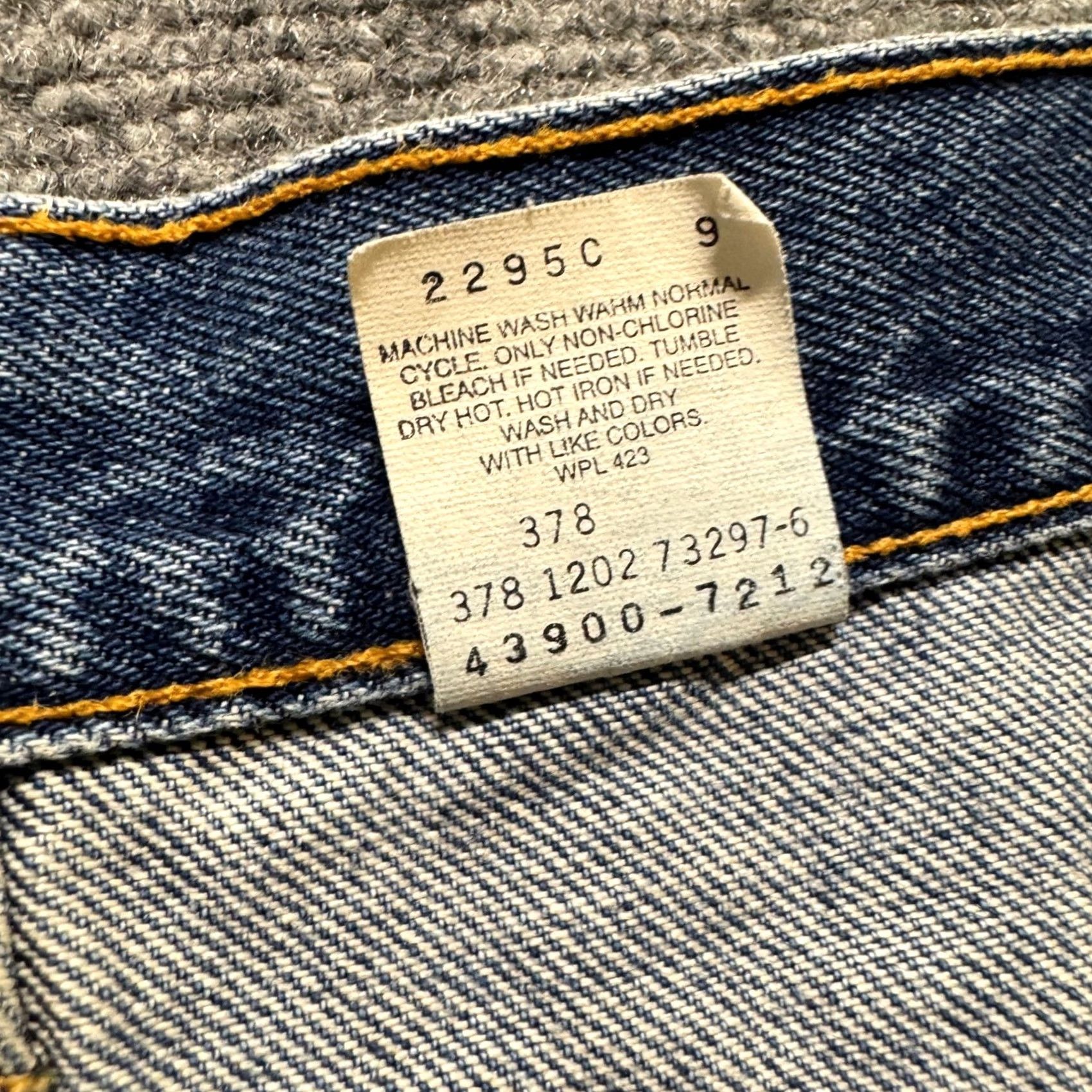 Levi's VINTAGE Levi's Jeans Men's 40x32 Regular Straight Blue Cotton Paper Tag Distressed Flaw Details size 40 Regular 32in Inseam Mens Blue Jeans Size US 40 / EU 56 - 4 Thumbnail