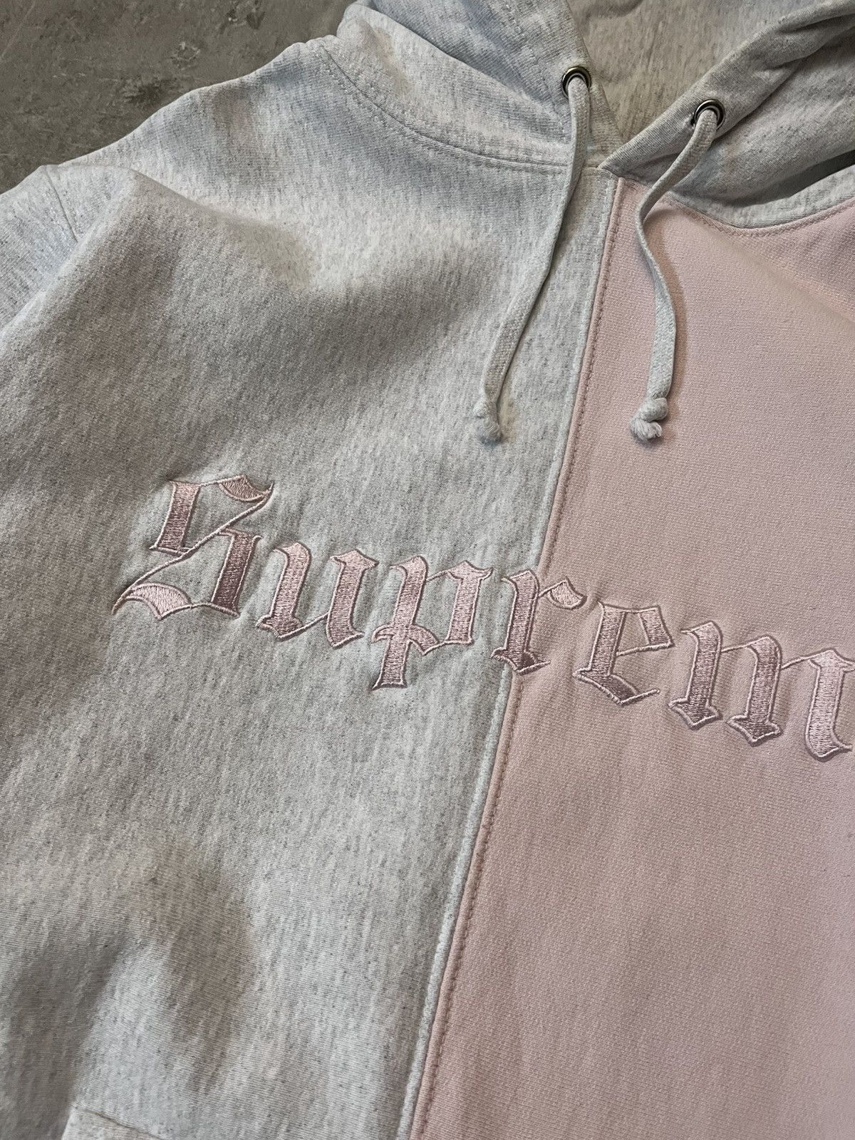 Supreme Supreme F/W 2017 Split English logo hoodie pink grey Size US M / EU 48-50 / 2 - 2 Thumbnail