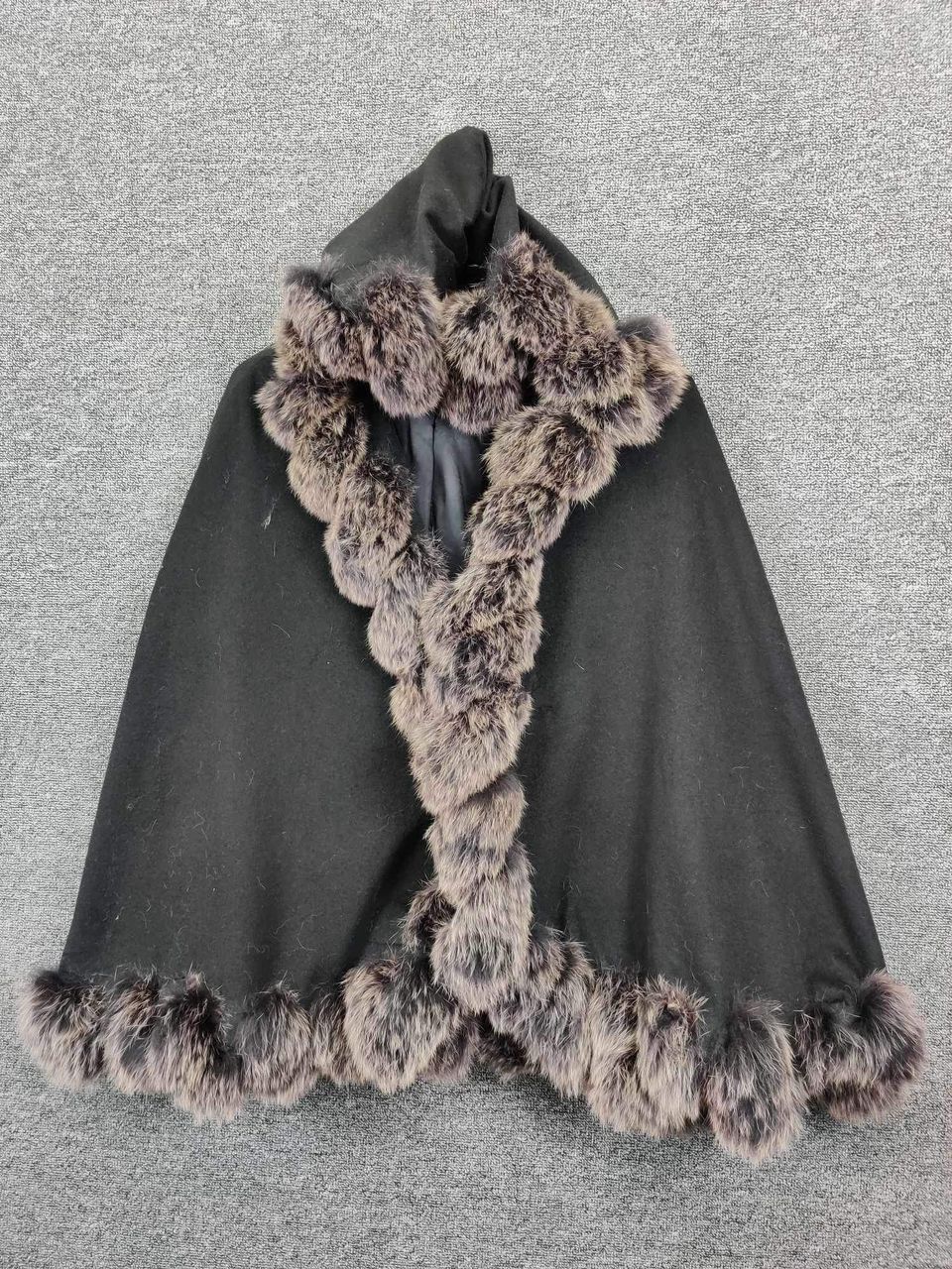 Balmain Nice❗Vintage Balmain Paris Faux Fur Poncho Jacket Size US L / EU 52-54 / 3 - 3 Thumbnail