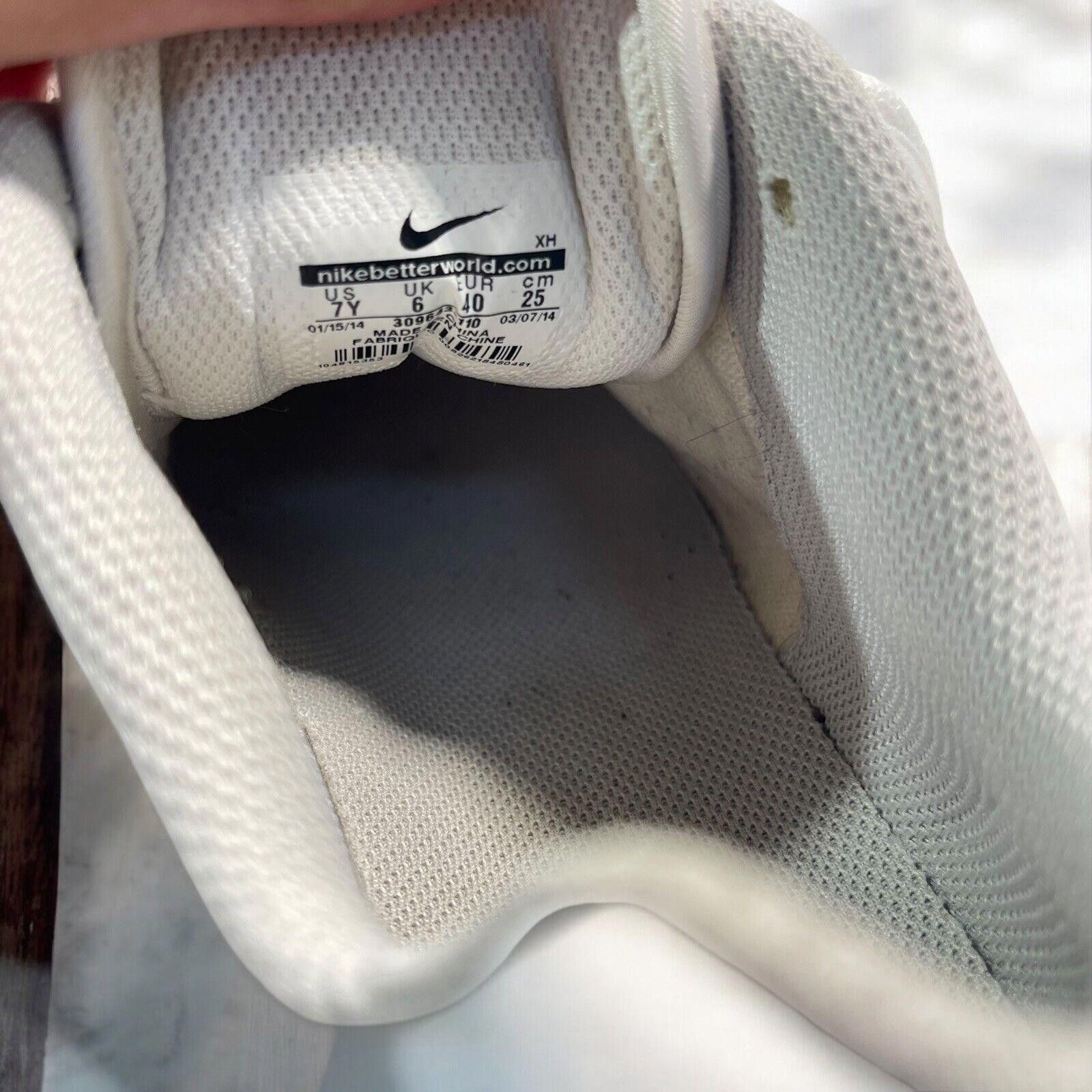 Nike Nike SHOX CLASSIC II White / Silver 309643-110. Size 7Y Size US 5 / EU 37 - 7 Thumbnail