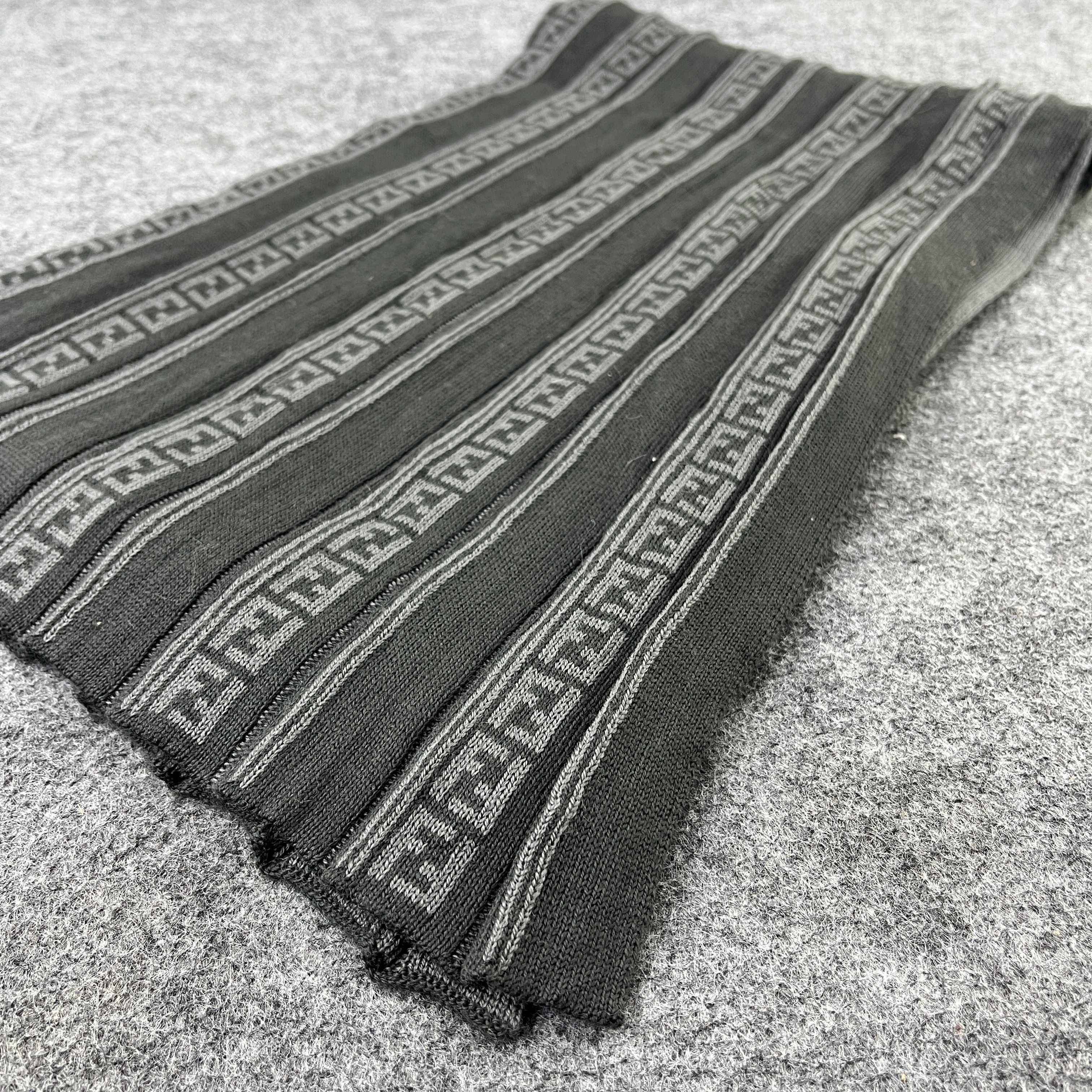 Fendi Fendi Scarf / Muffler / Neckwear T1260 Size ONE SIZE - 14 Thumbnail