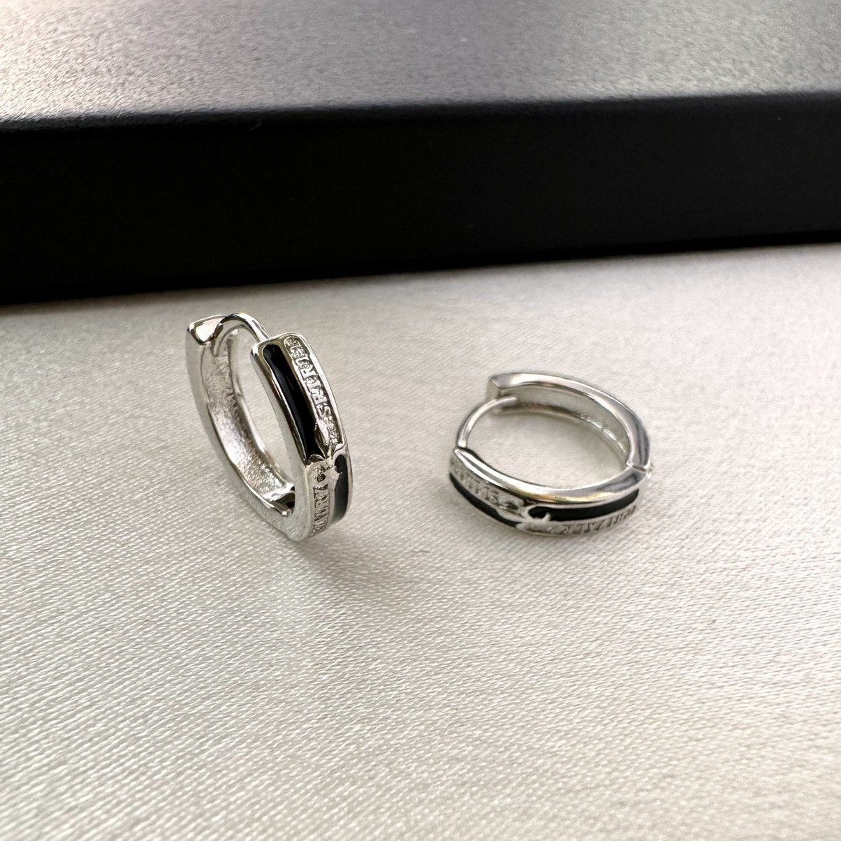 Other Small Hoop Earrings for Men Women Hip Hop Unisex Style Size ONE SIZE - 1 Thumbnail