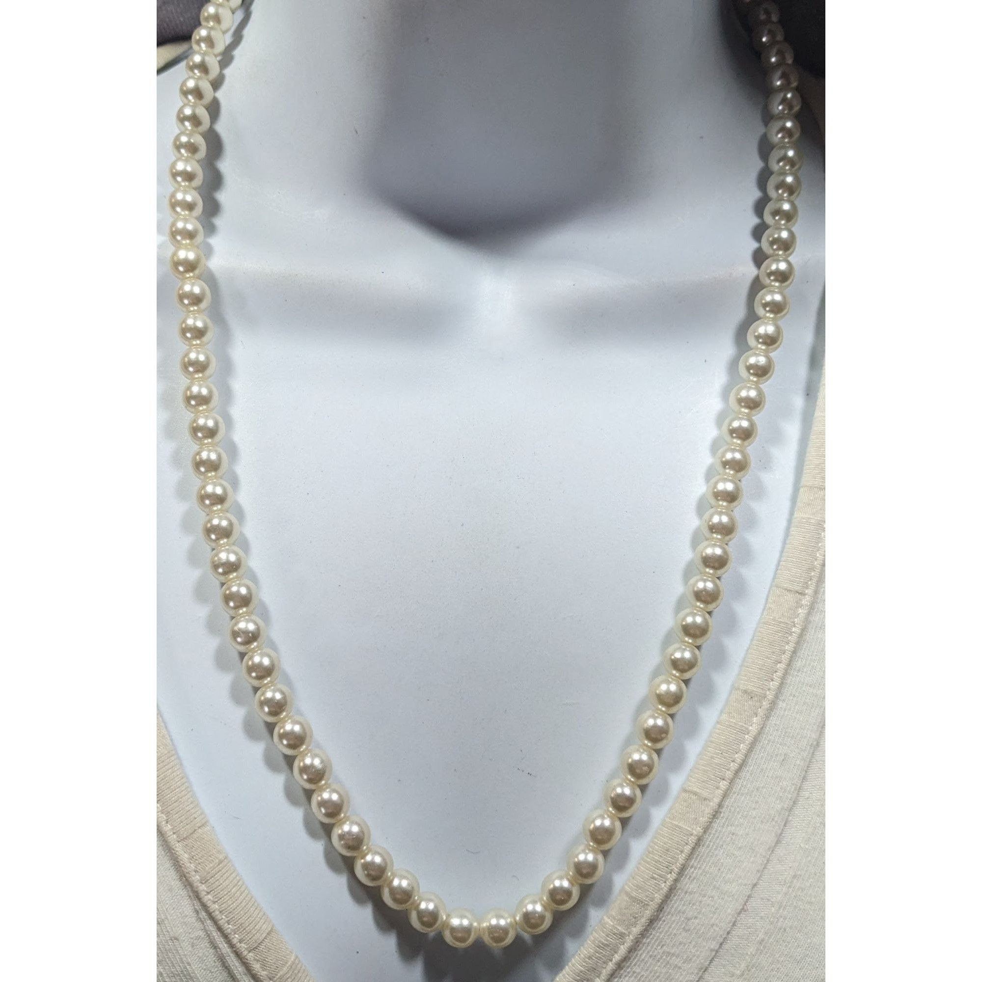 Other Classic Elegant Faux Pearl Necklace With Barrel Clasp Size ONE SIZE - 2 Thumbnail