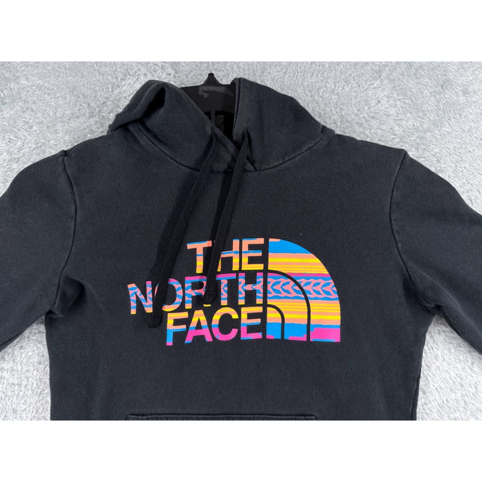 The North Face The North Face Hoodie Womens Small Black Pink Pullover Cotton Blend Logo Pocket Crew Neck Performance/Activewear - White? Size S / US 4 / IT 40 - 4 Thumbnail