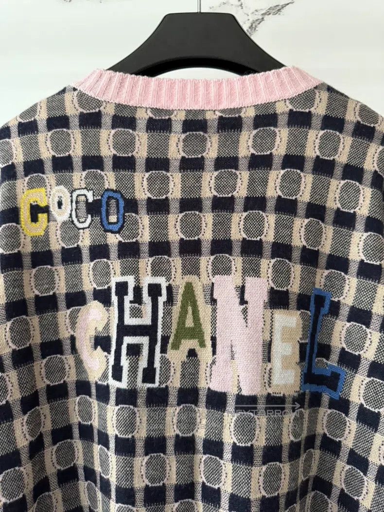 Chanel Chanel Cheid Back Letter Logo Coco Cardigan coat Size M / US 6-8 / IT 42-44 - 3 Thumbnail