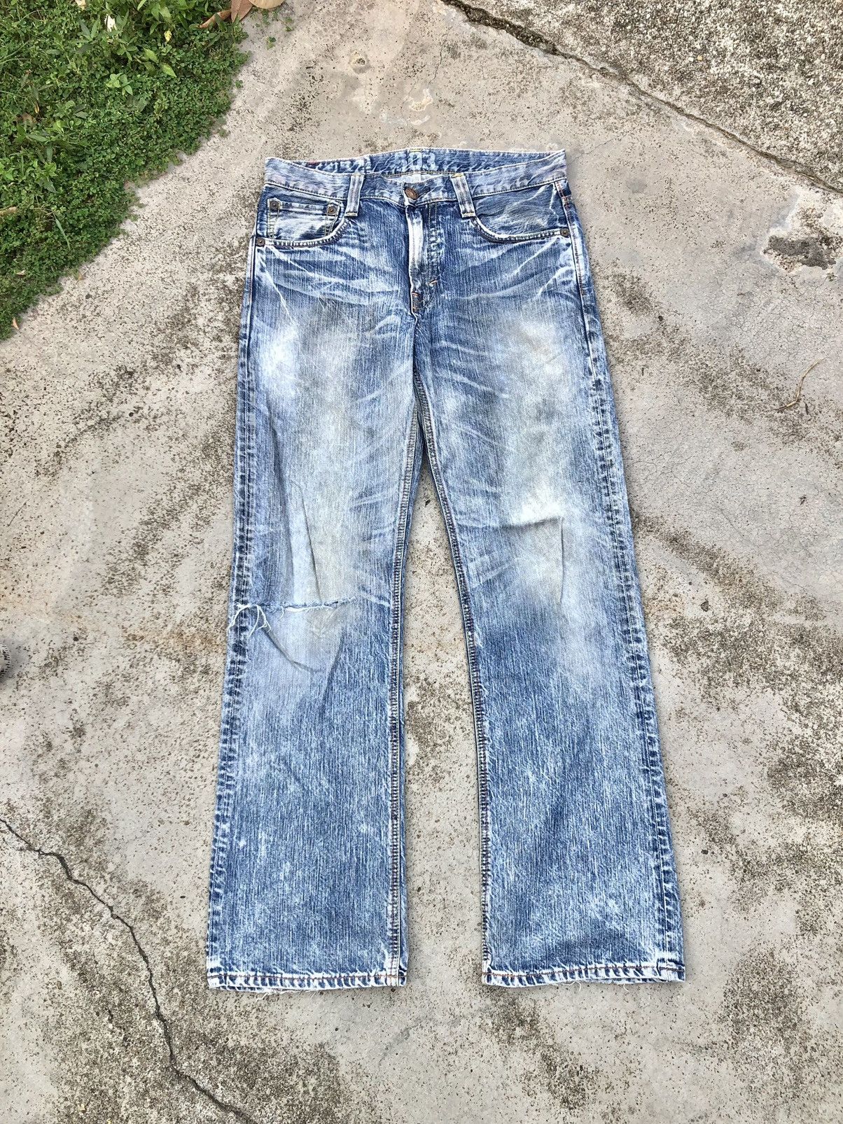 Edwin WASHED BLUE DISTRESSED DENIM BY EDWIN Size US 34 / EU 50 - 1 Thumbnail