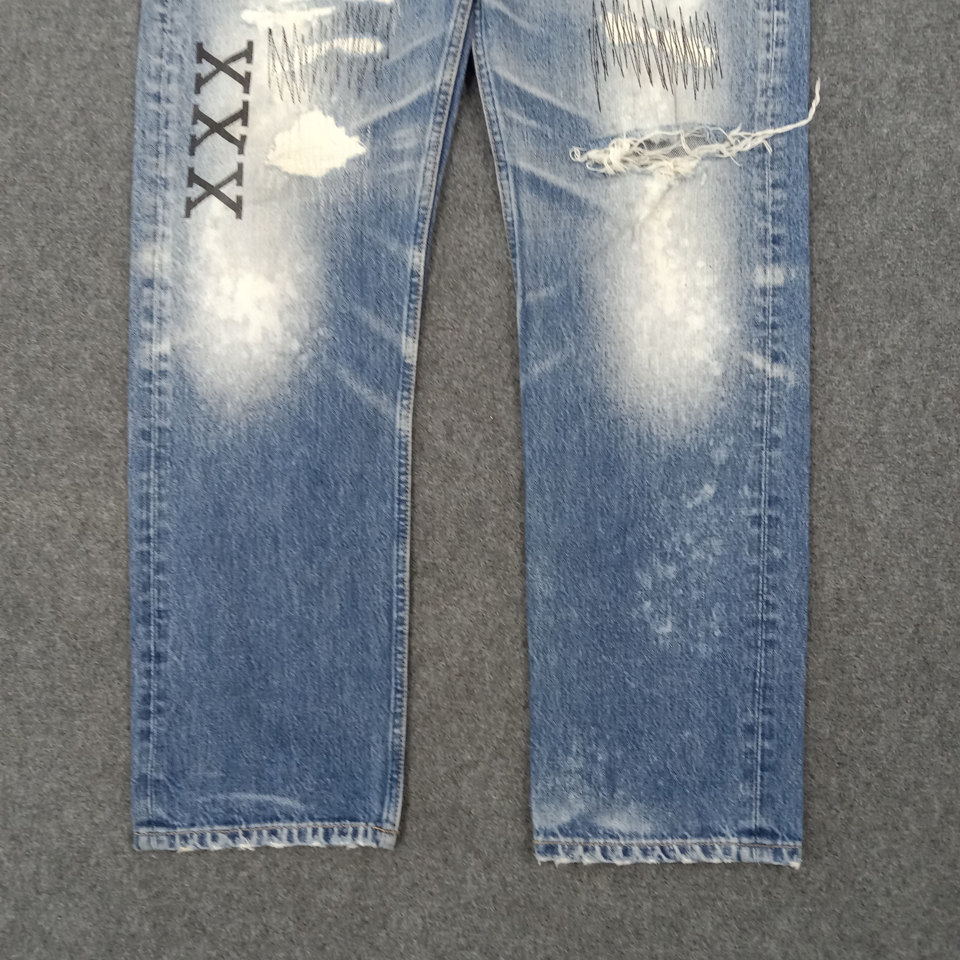 Japanese Brand RNA Sweats Bloods Distressed Style Denim Jeans Size US 33 - 5 Thumbnail