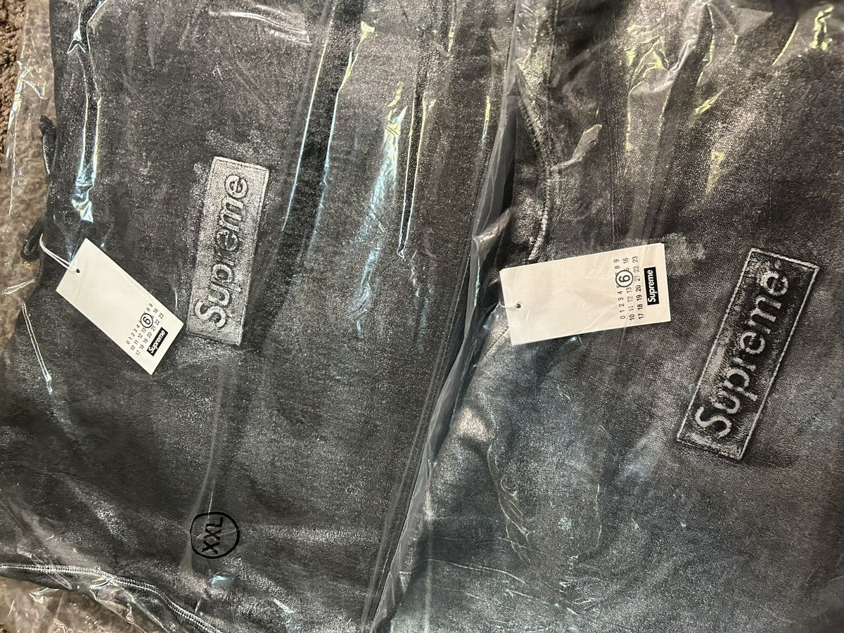 Maison Margiela × Supreme Supreme Maison Margiela Foil Box Logo Hoodie Size US XXL / EU 58 / 5 - 2 Thumbnail