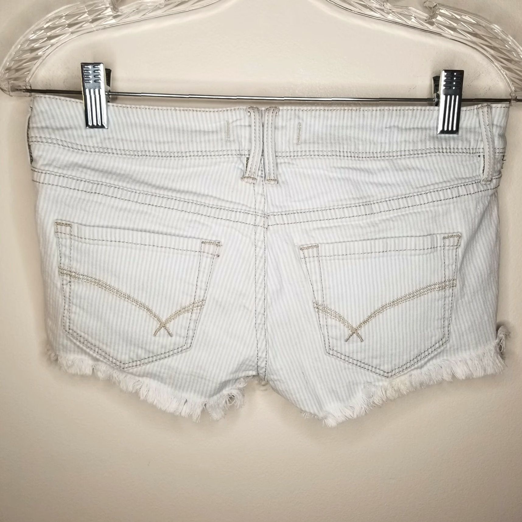 Vintage BULLHEAD Juniors Frayed Cut-Off Shorts Blue White Striped Size 3 Womens Size 26" / US 2 / IT 38 - 3 Thumbnail