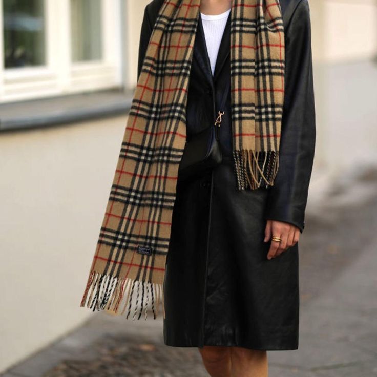 Burberry Vintage Burberrys Of London Lambswool Scarf Made In England Size ONE SIZE - 5 Thumbnail